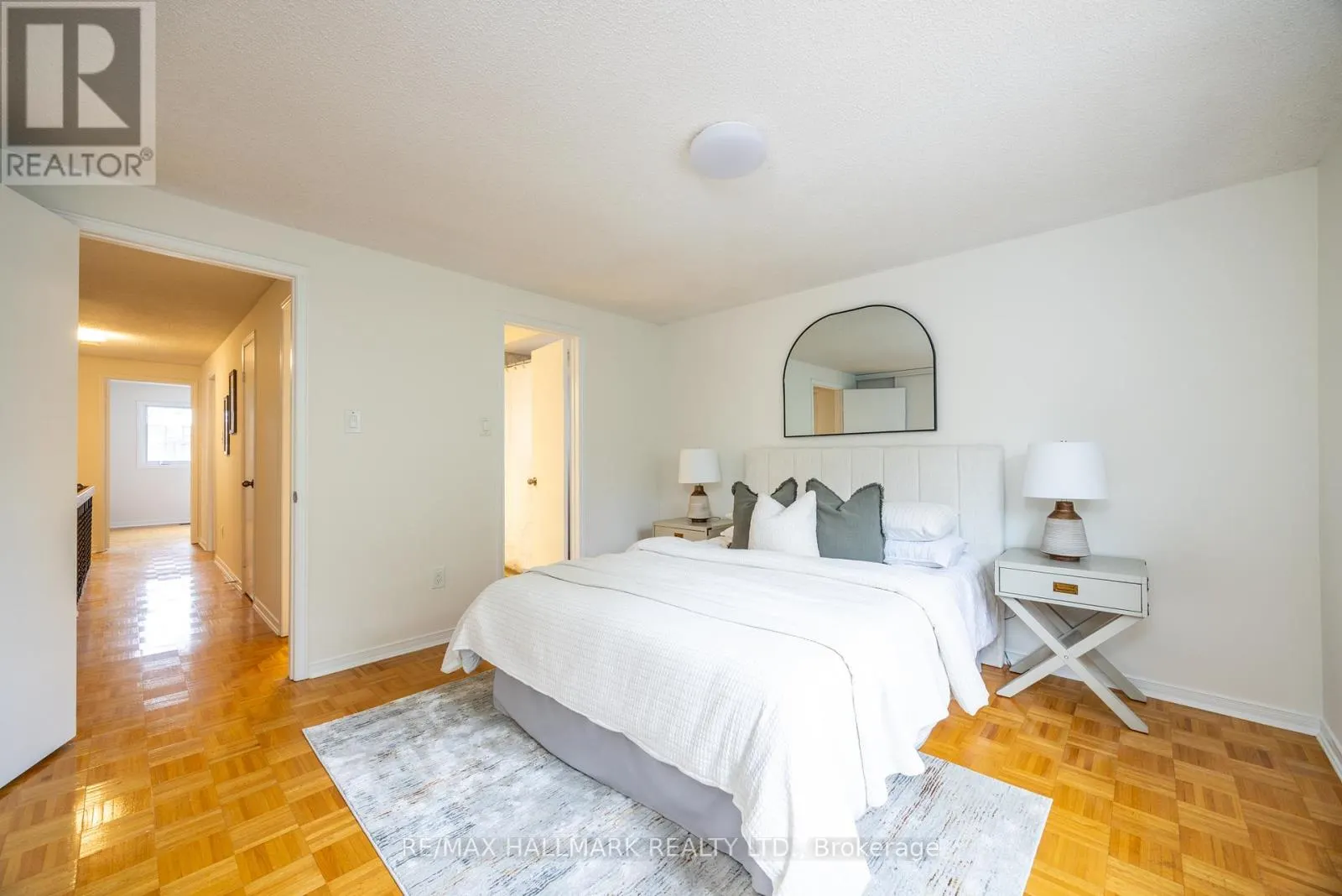12 OUTLOOK GARDEN BOULEVARD