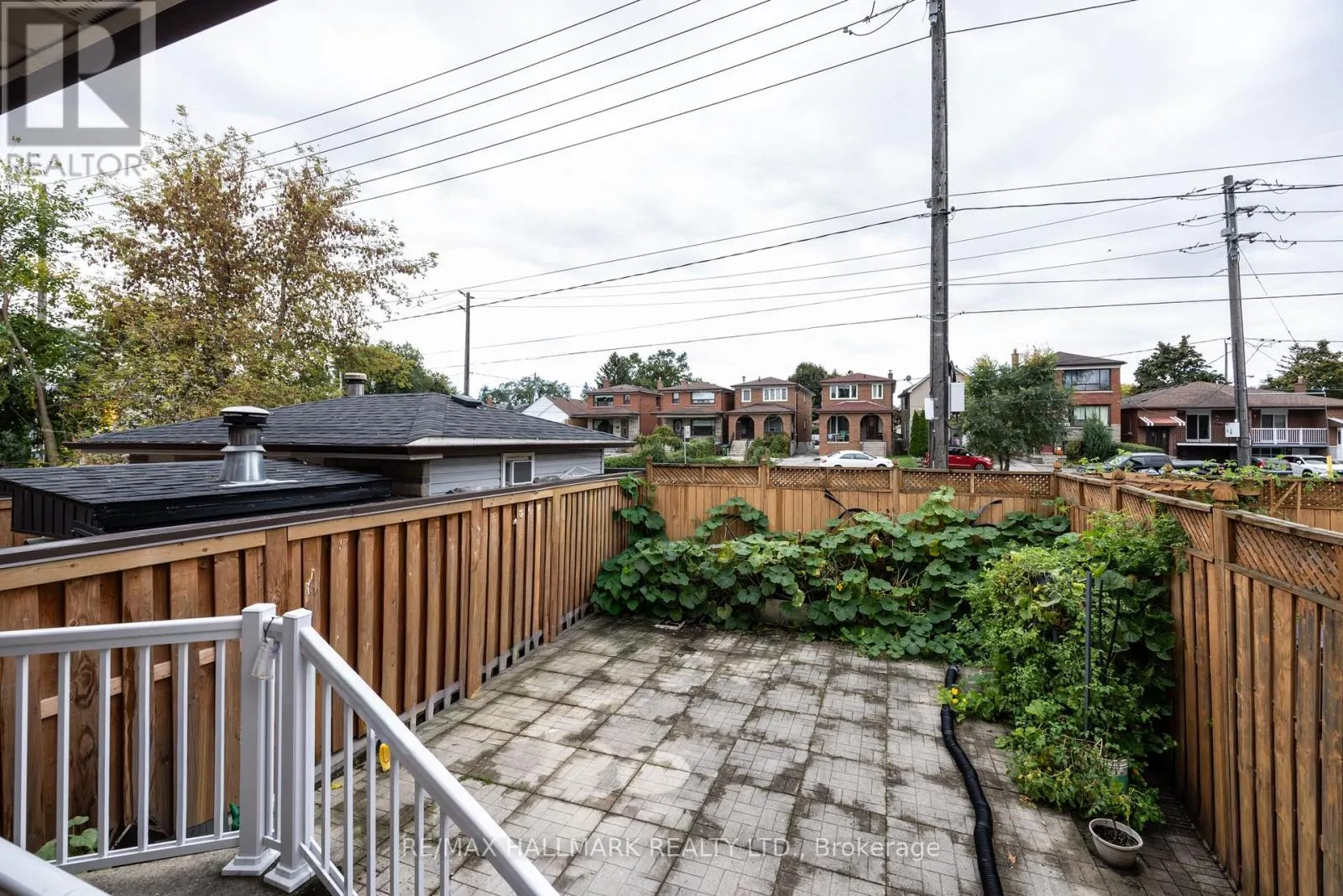 12 OUTLOOK GARDEN BOULEVARD
