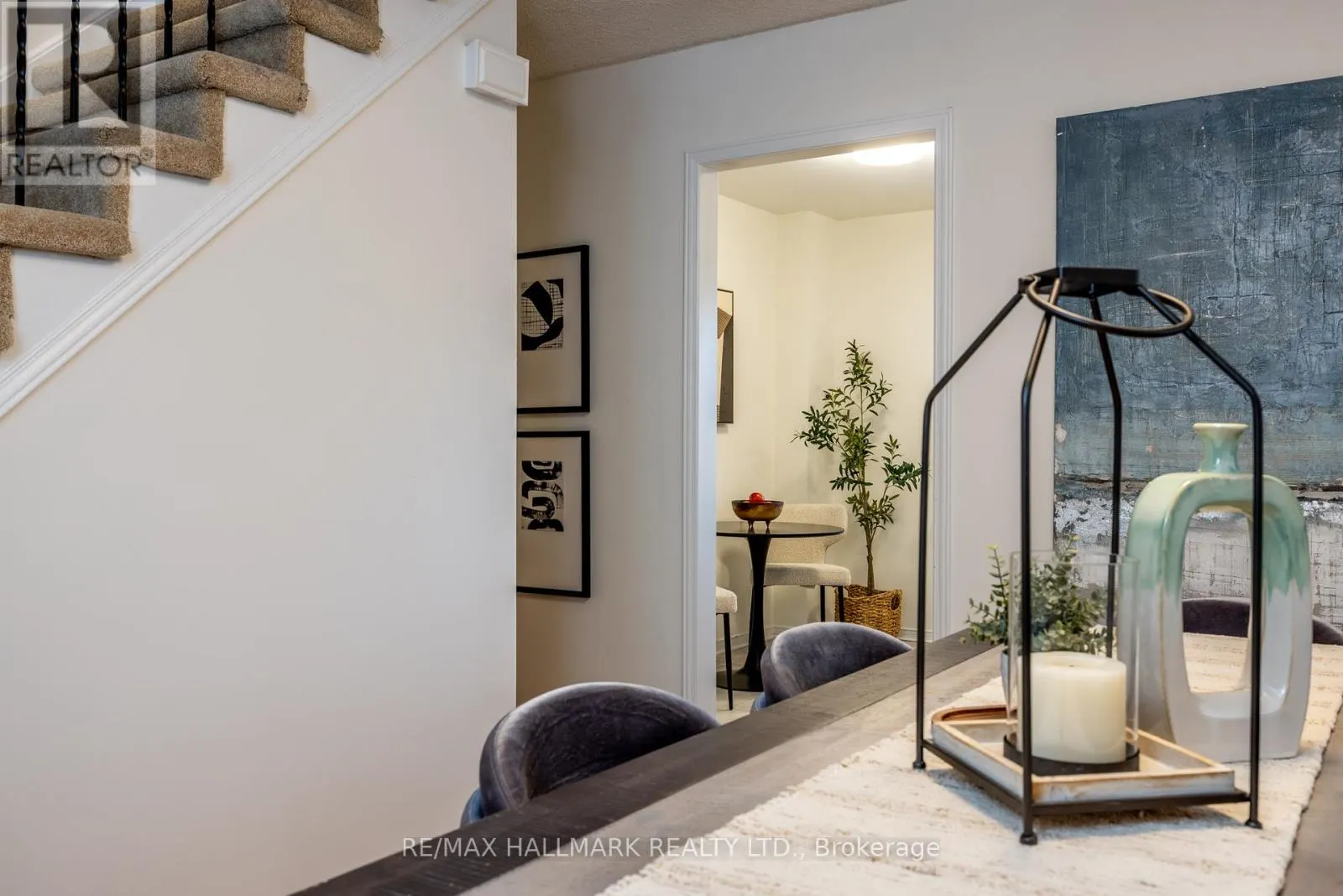 12 OUTLOOK GARDEN BOULEVARD