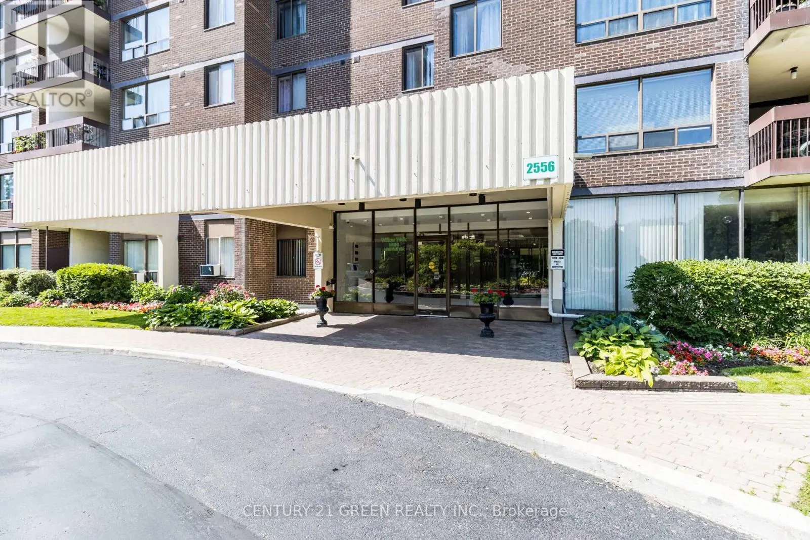 706 - 2556 ARGYLE ROAD