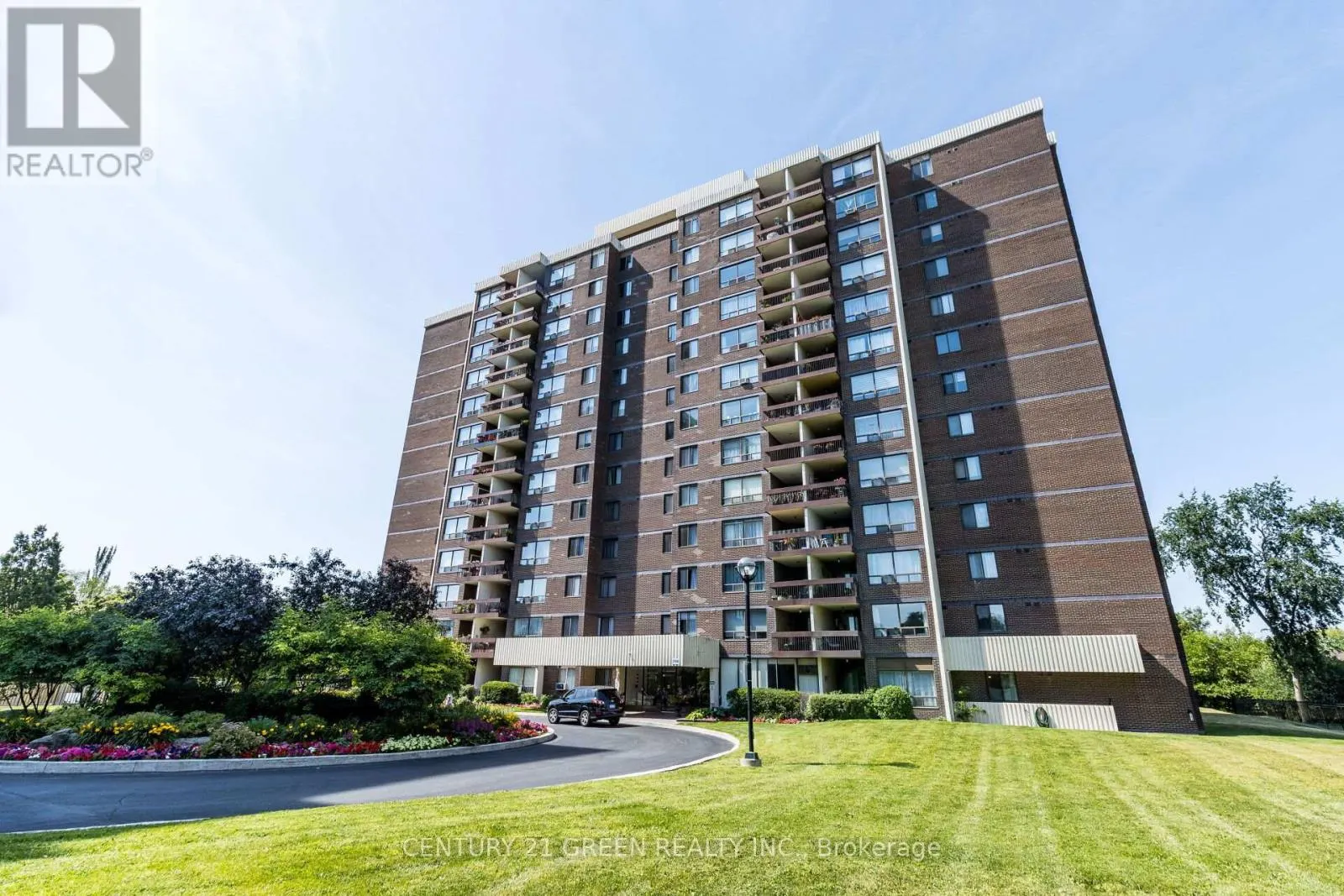 706 - 2556 ARGYLE ROAD
