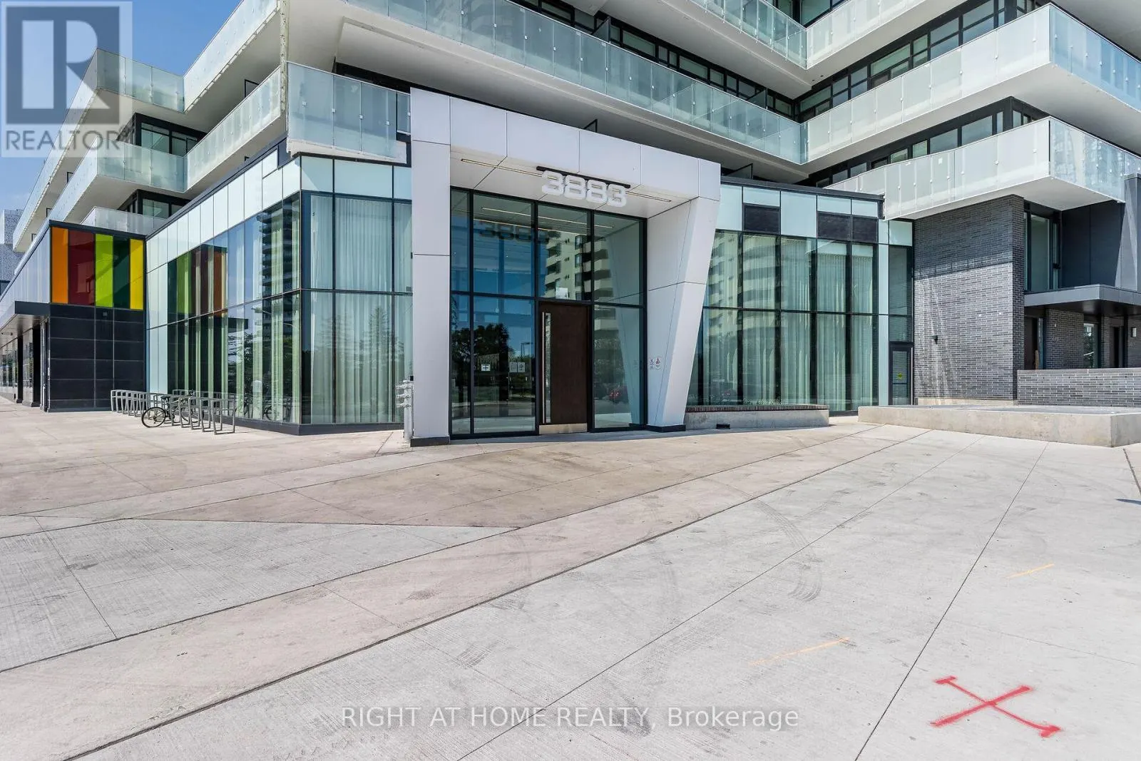 702 - 3883 QUARTZ ROAD