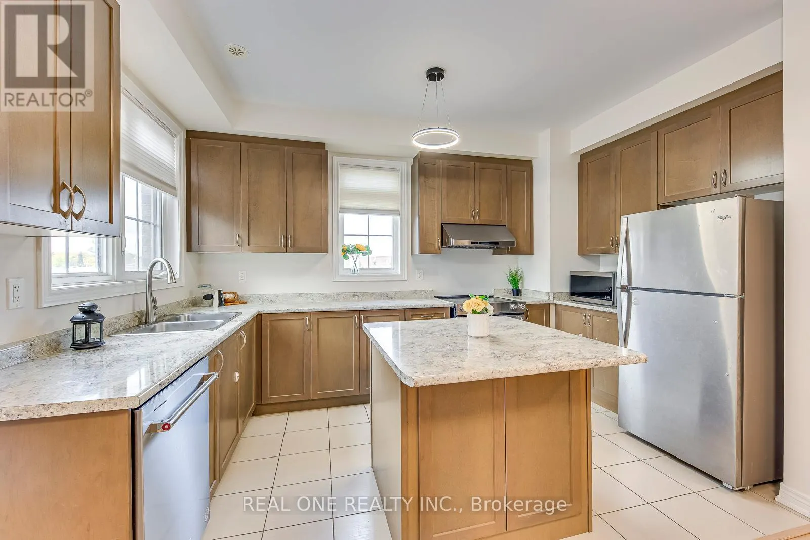 75 - 2435 GREENWICH DRIVE