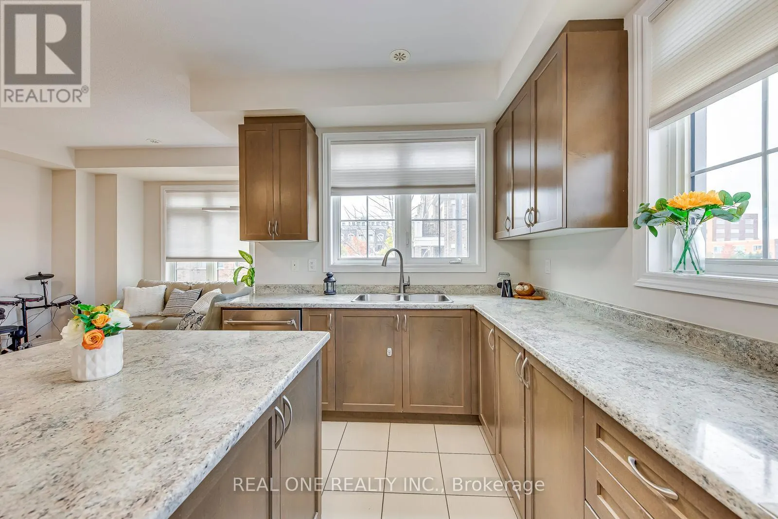 75 - 2435 GREENWICH DRIVE