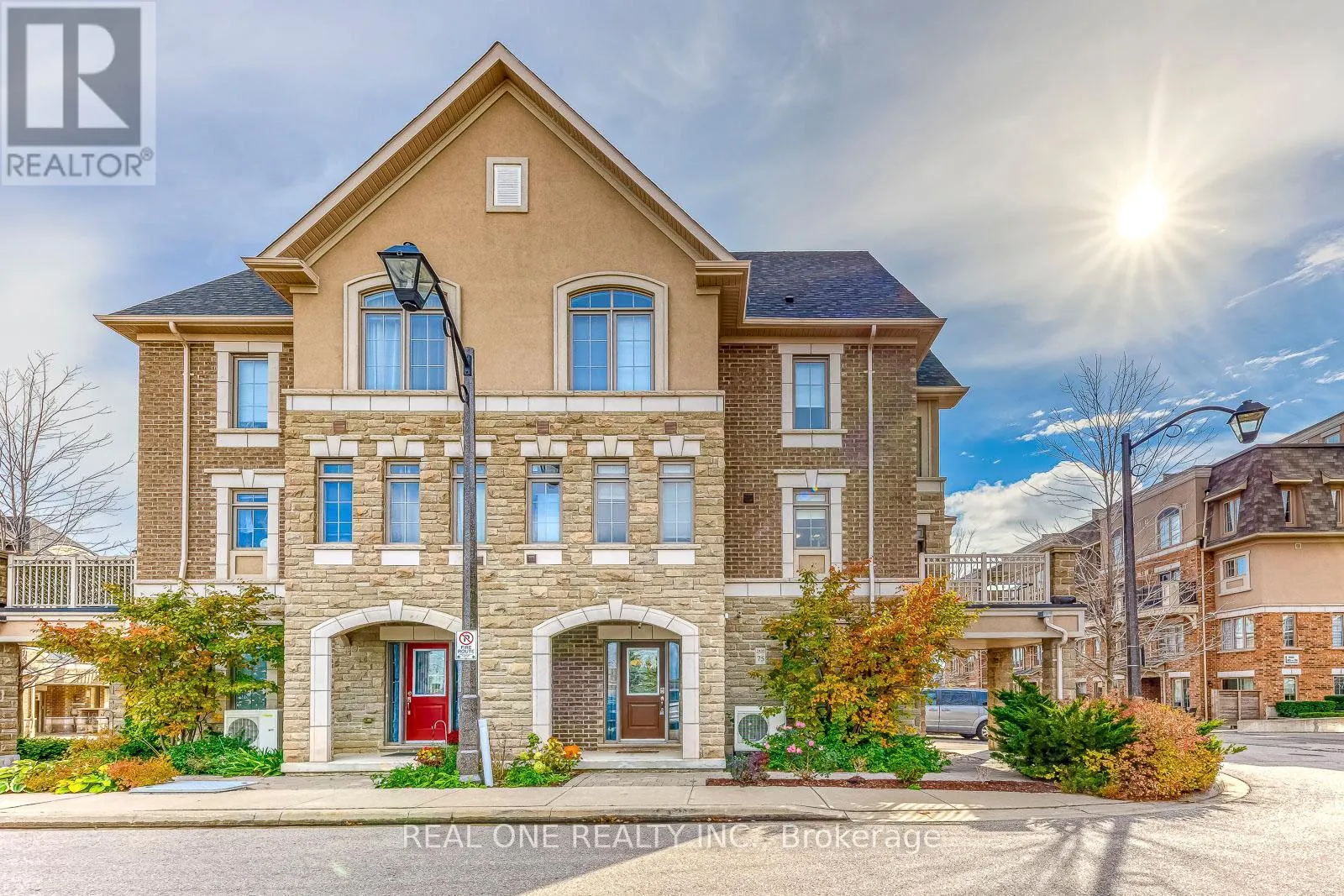 75 - 2435 GREENWICH DRIVE
