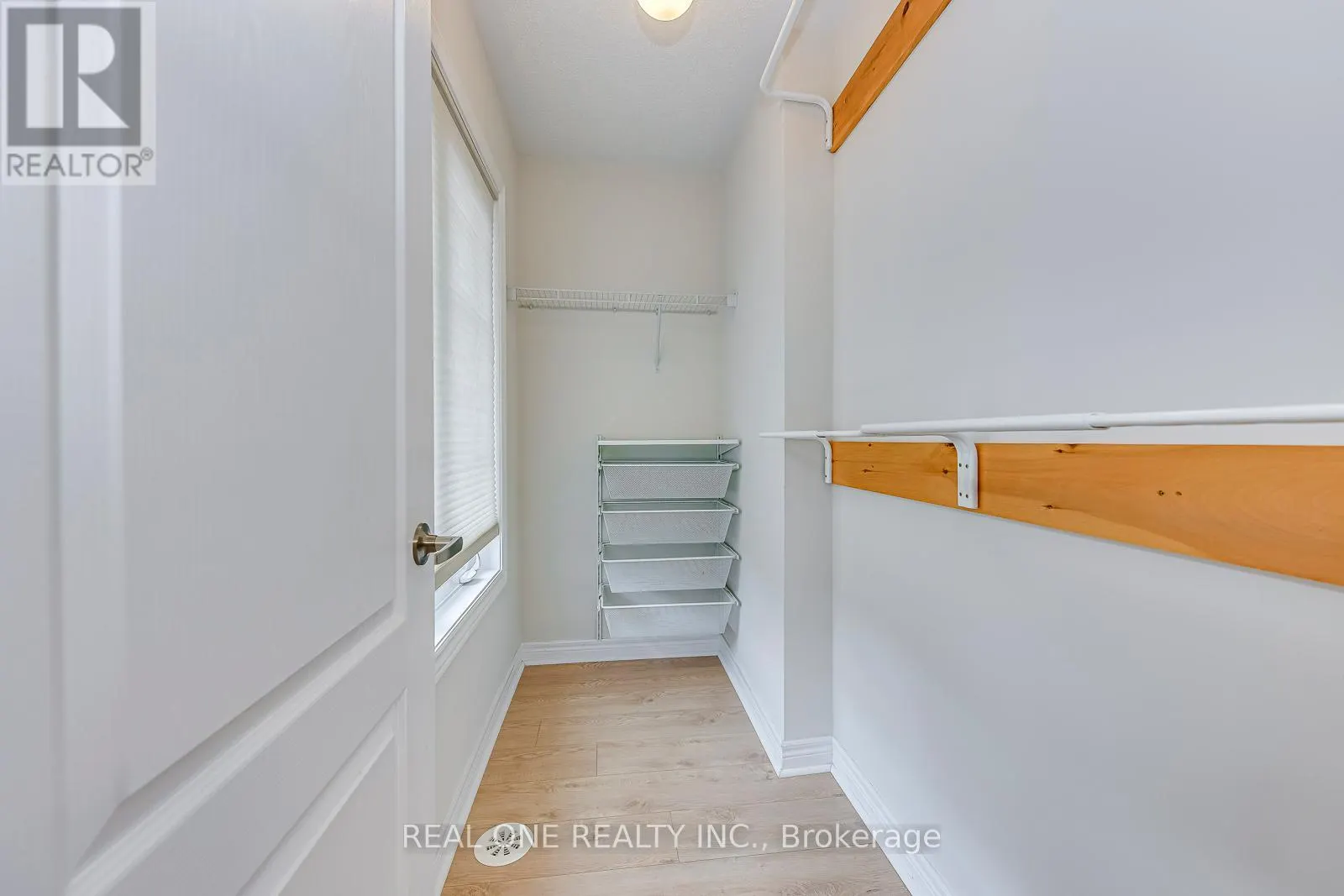 75 - 2435 GREENWICH DRIVE