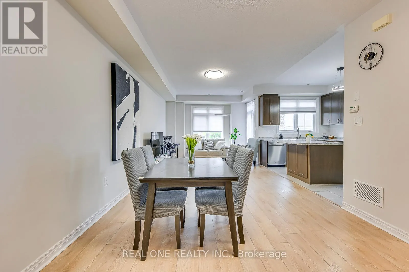 75 - 2435 GREENWICH DRIVE