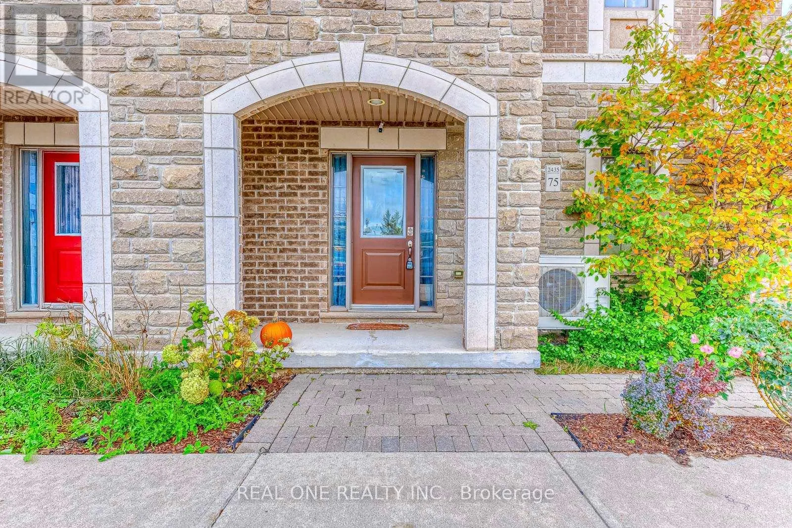 75 - 2435 GREENWICH DRIVE