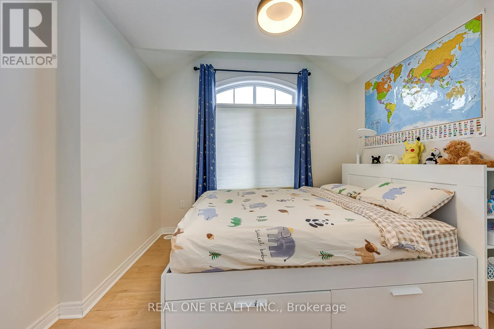 75 - 2435 GREENWICH DRIVE