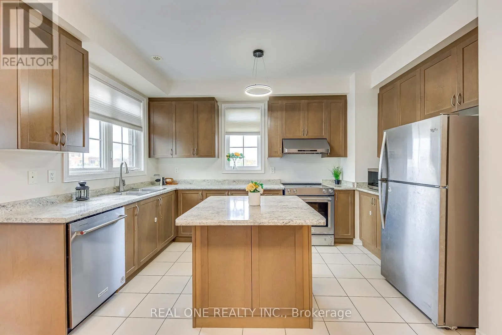 75 - 2435 GREENWICH DRIVE