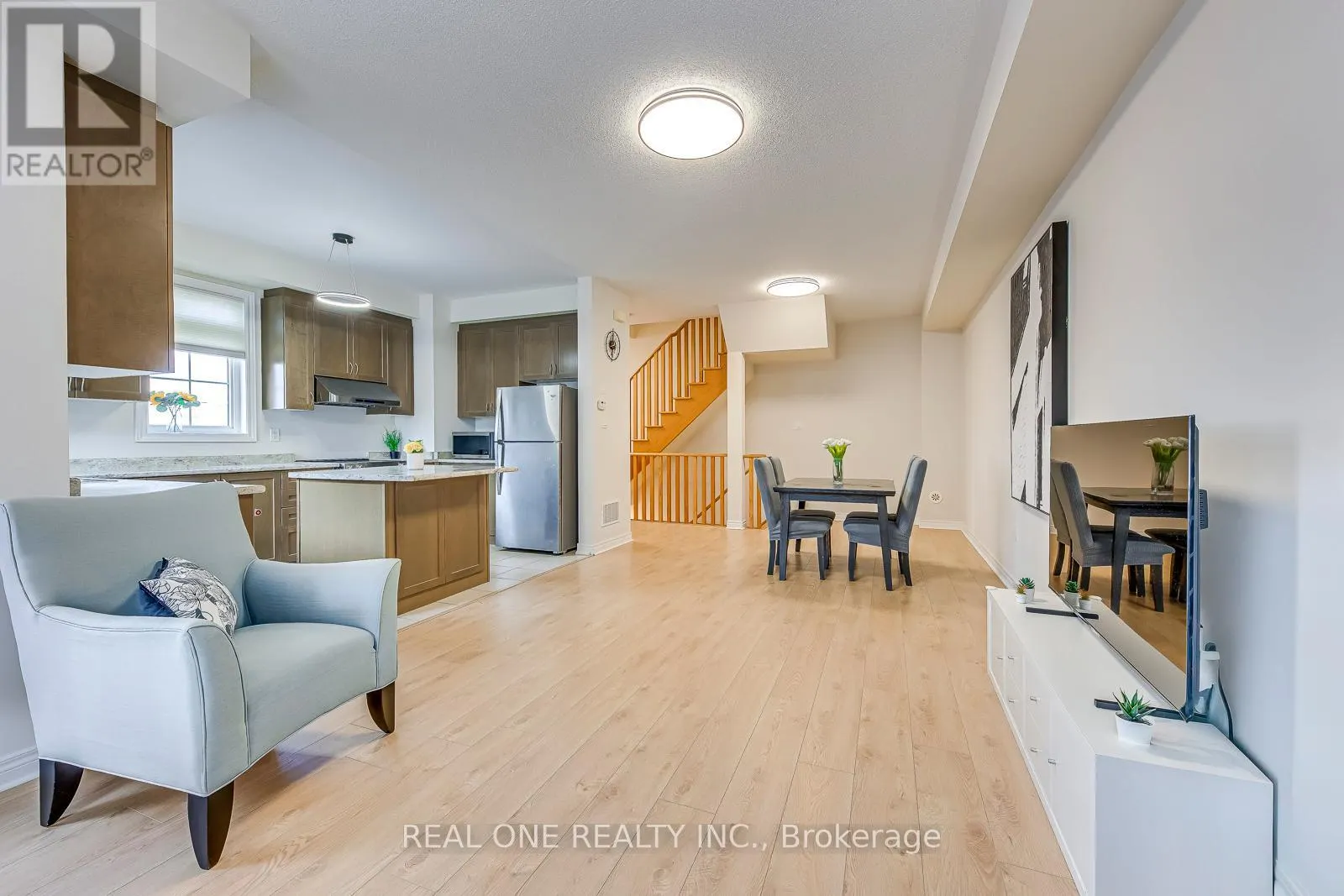 75 - 2435 GREENWICH DRIVE