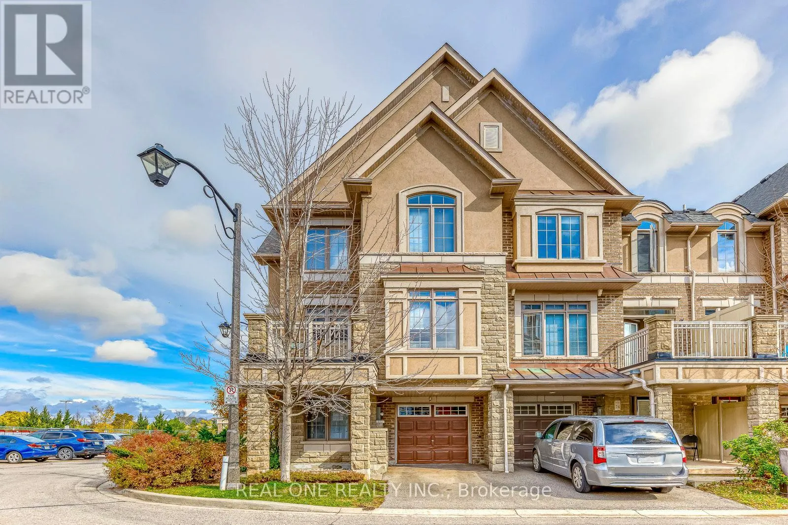 75 - 2435 GREENWICH DRIVE