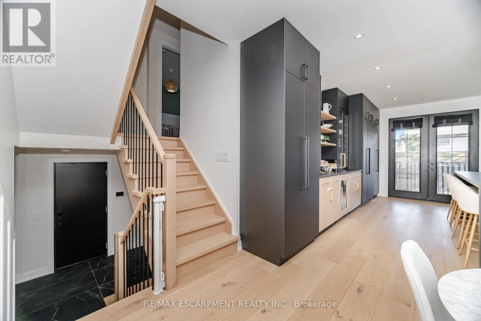 772 BANTING COURT