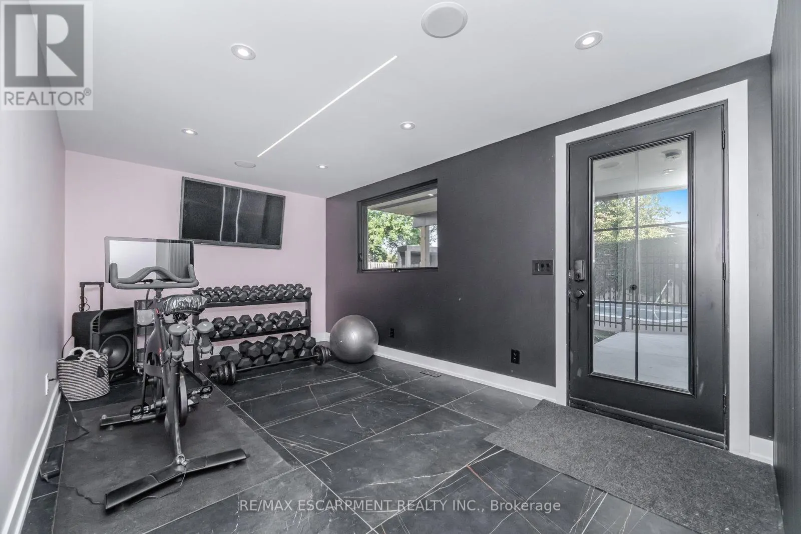 772 BANTING COURT