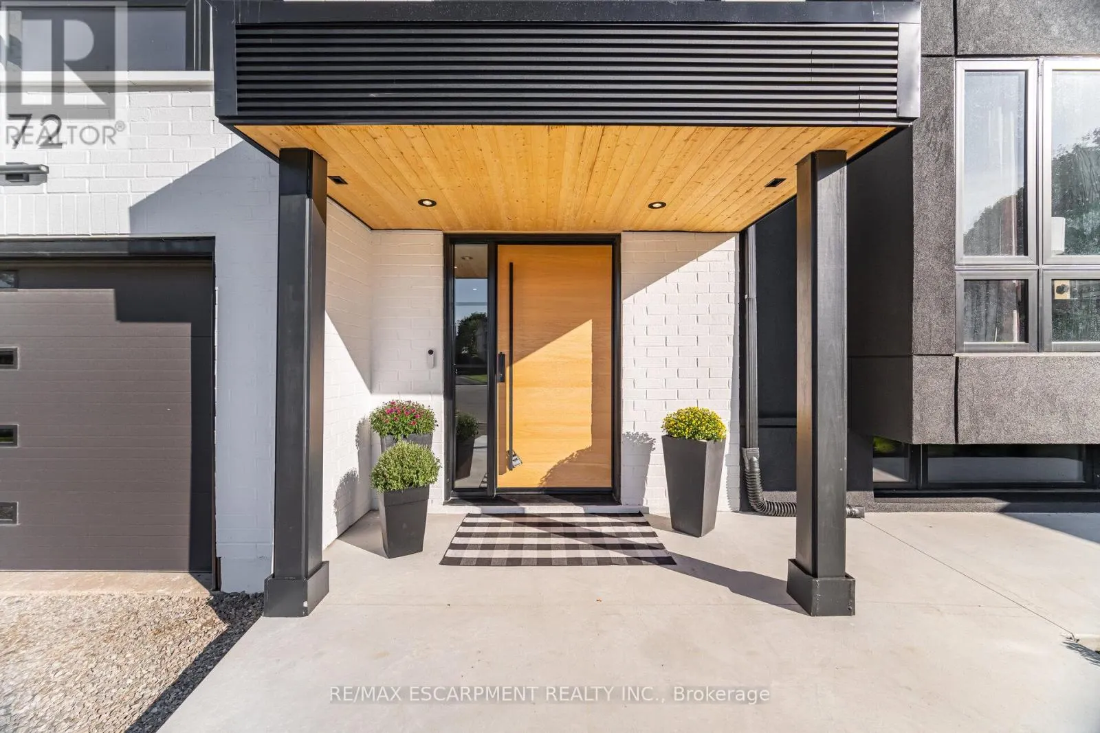 772 BANTING COURT