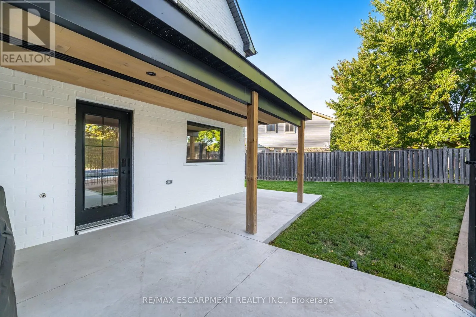 772 BANTING COURT