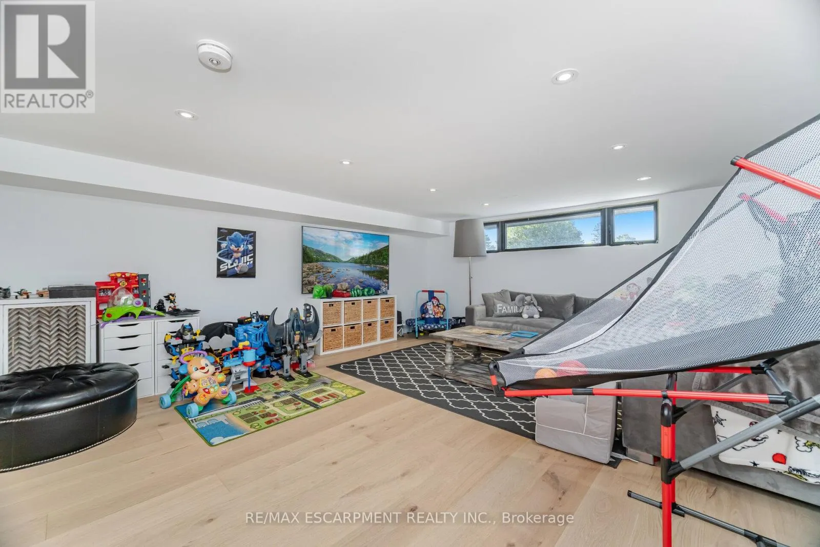 772 BANTING COURT