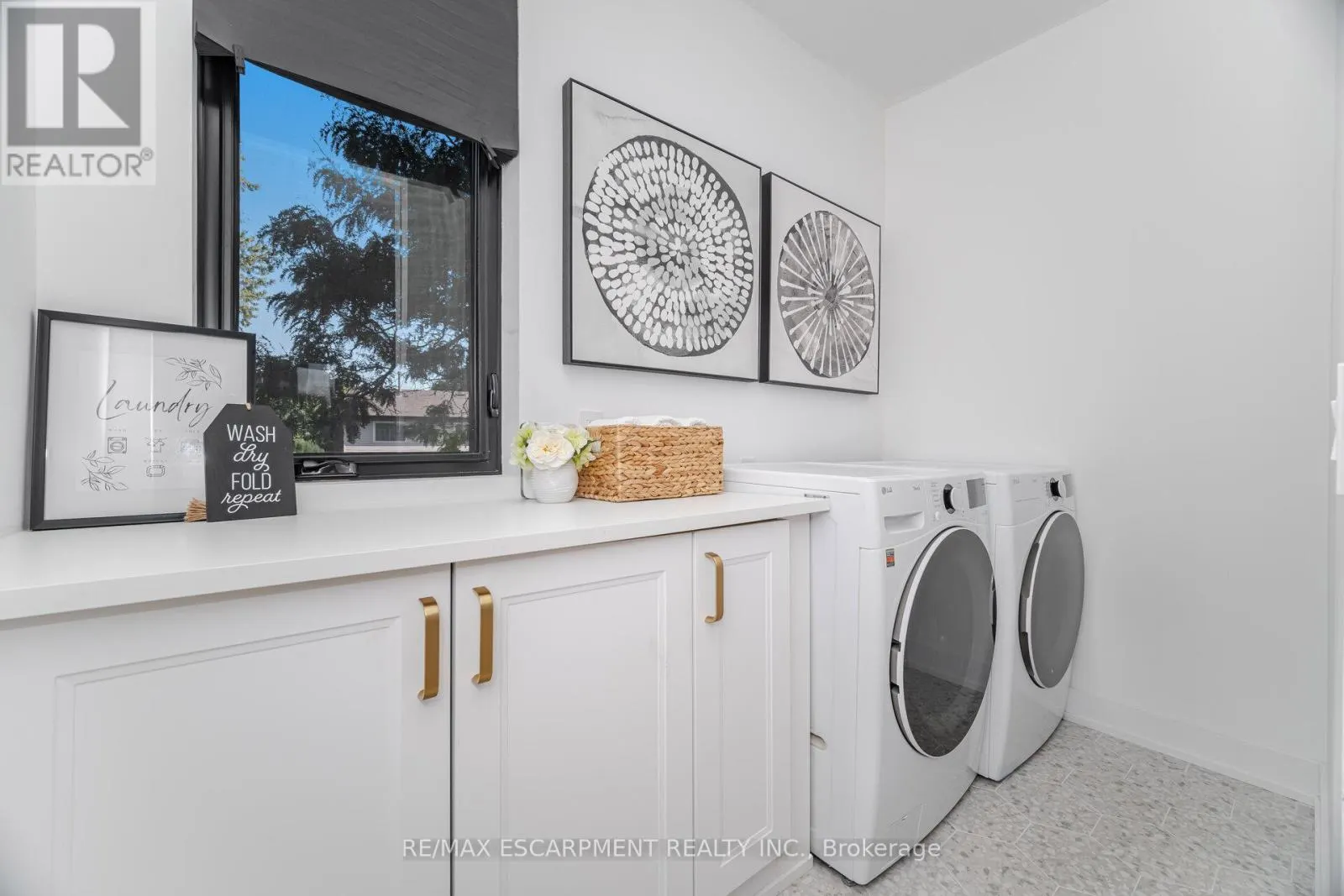 772 BANTING COURT