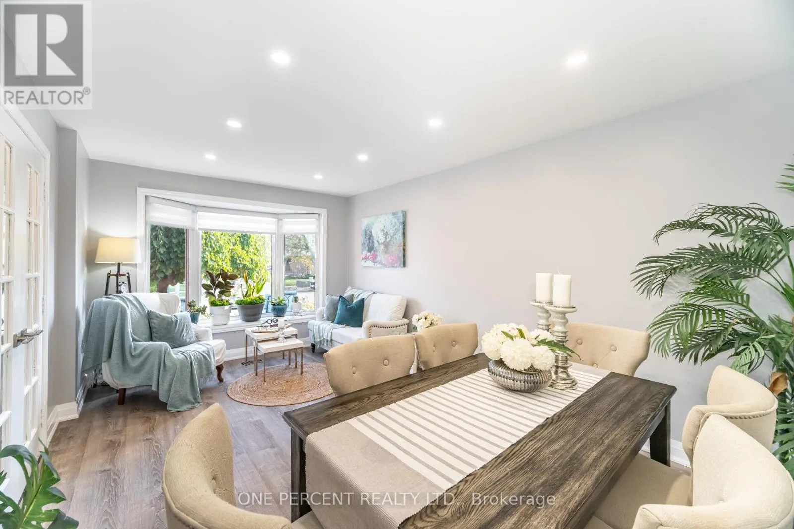 704 BOOKHAM CRESCENT