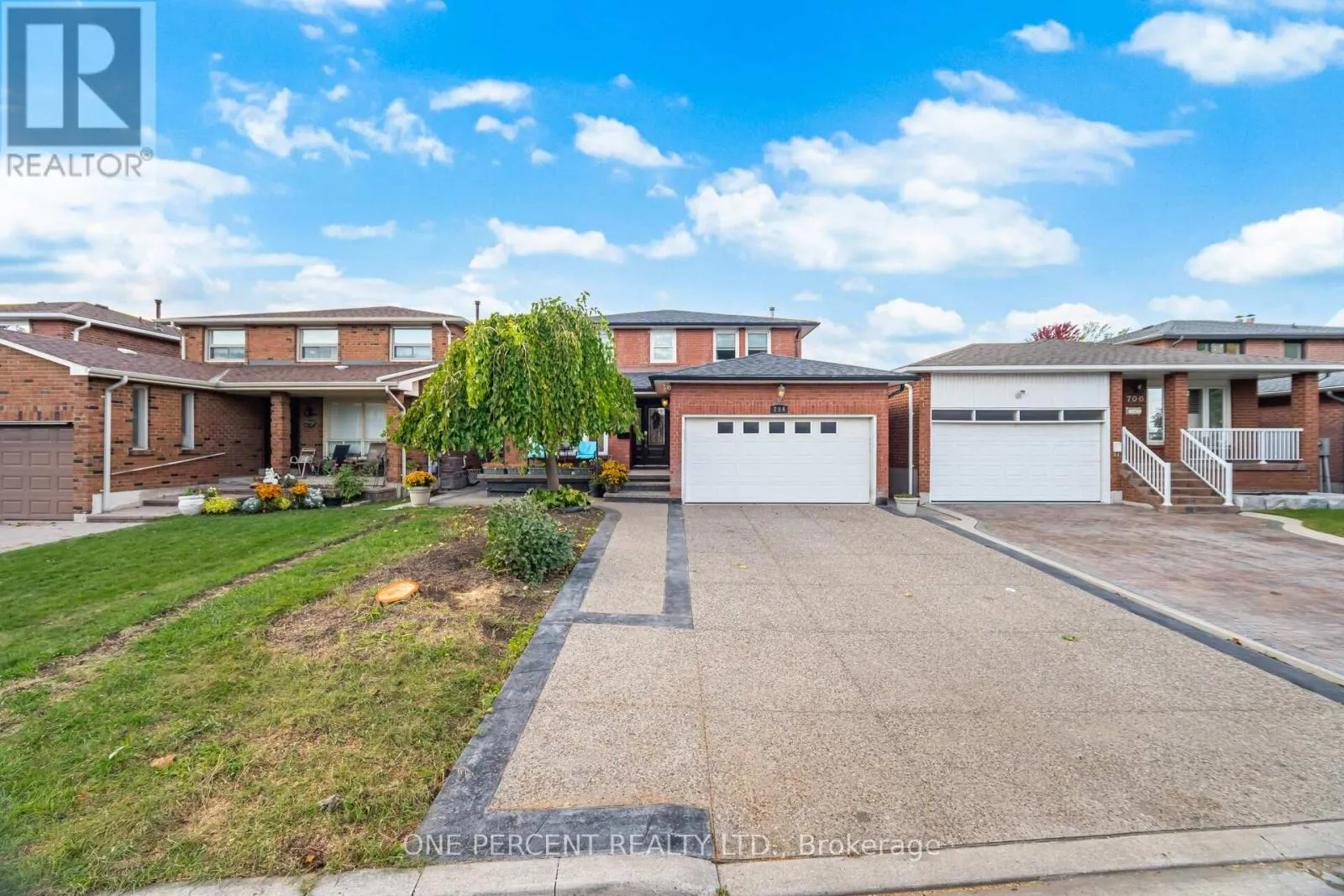 704 BOOKHAM CRESCENT