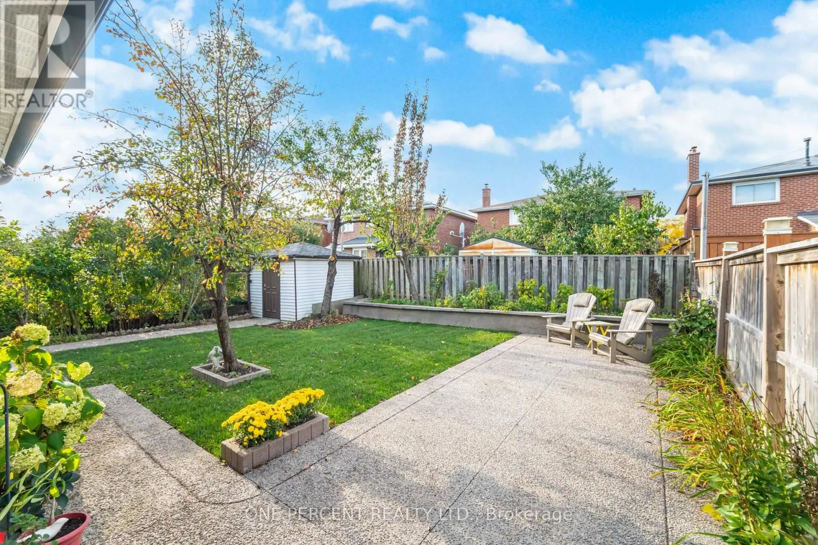 704 BOOKHAM CRESCENT