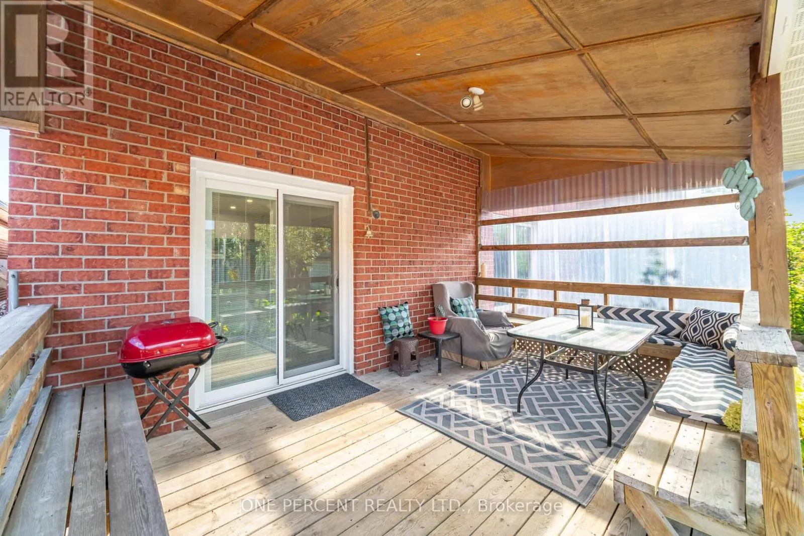 704 BOOKHAM CRESCENT