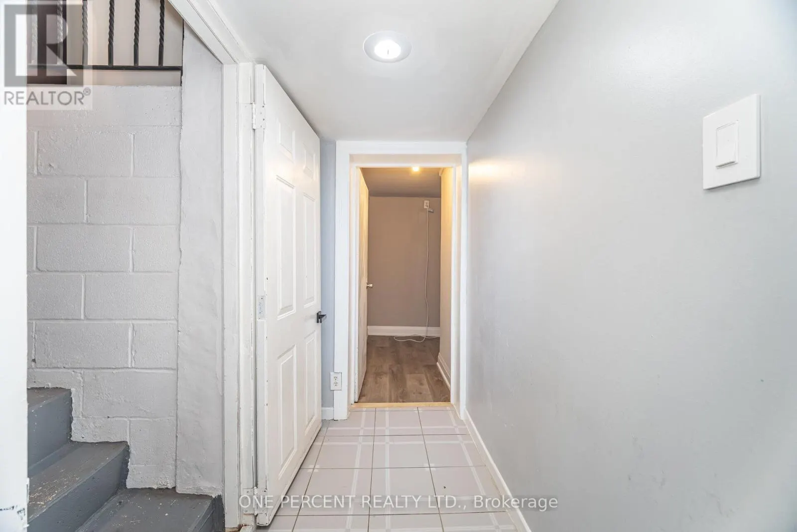 704 BOOKHAM CRESCENT