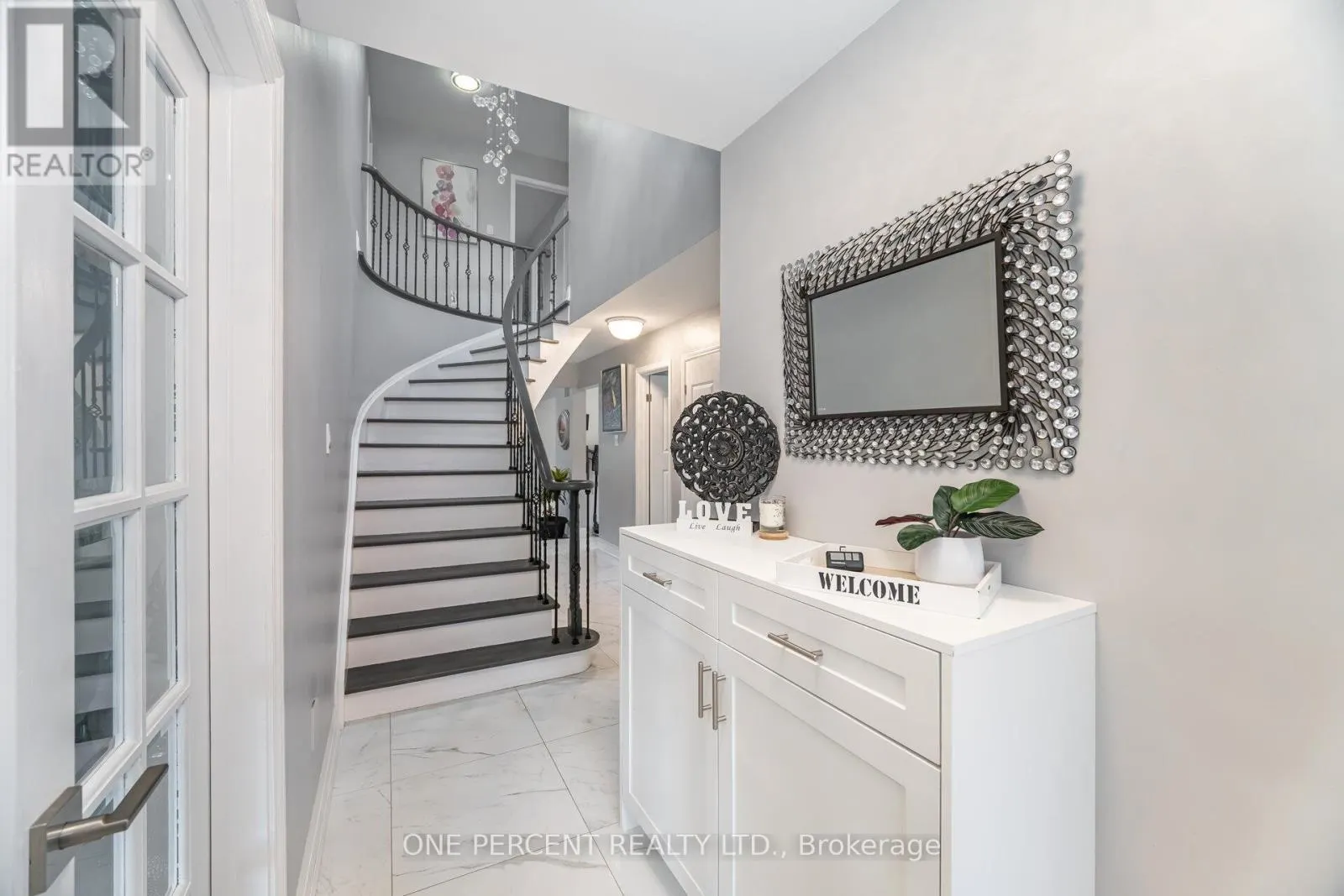 704 BOOKHAM CRESCENT