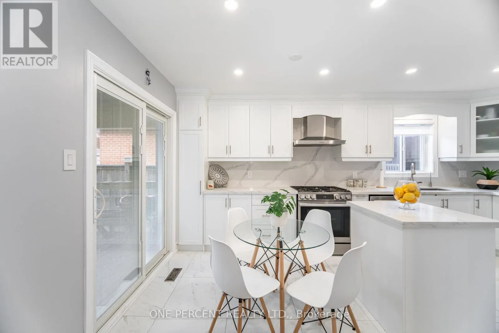 704 BOOKHAM CRESCENT