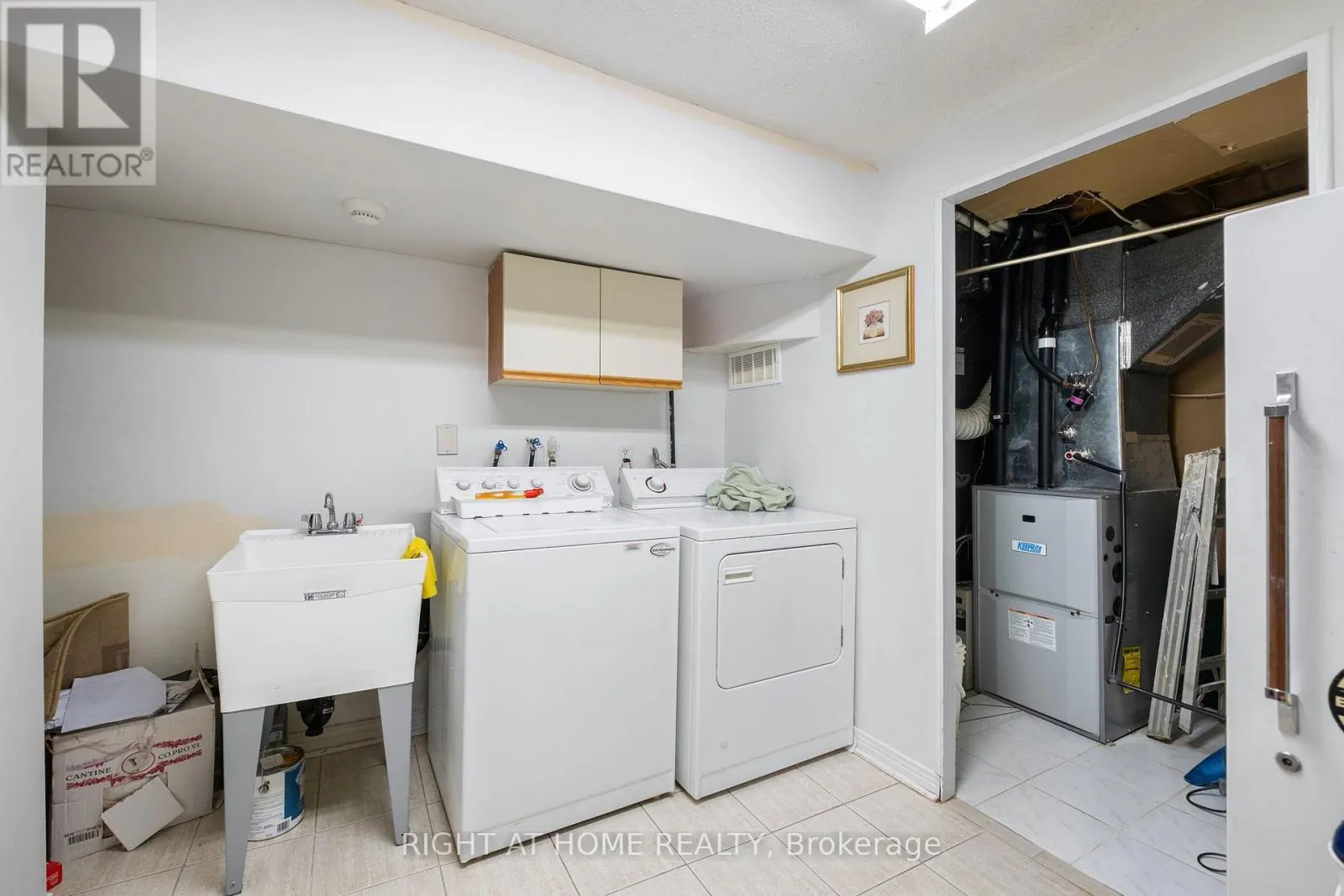 7 LORD SIMCOE DRIVE