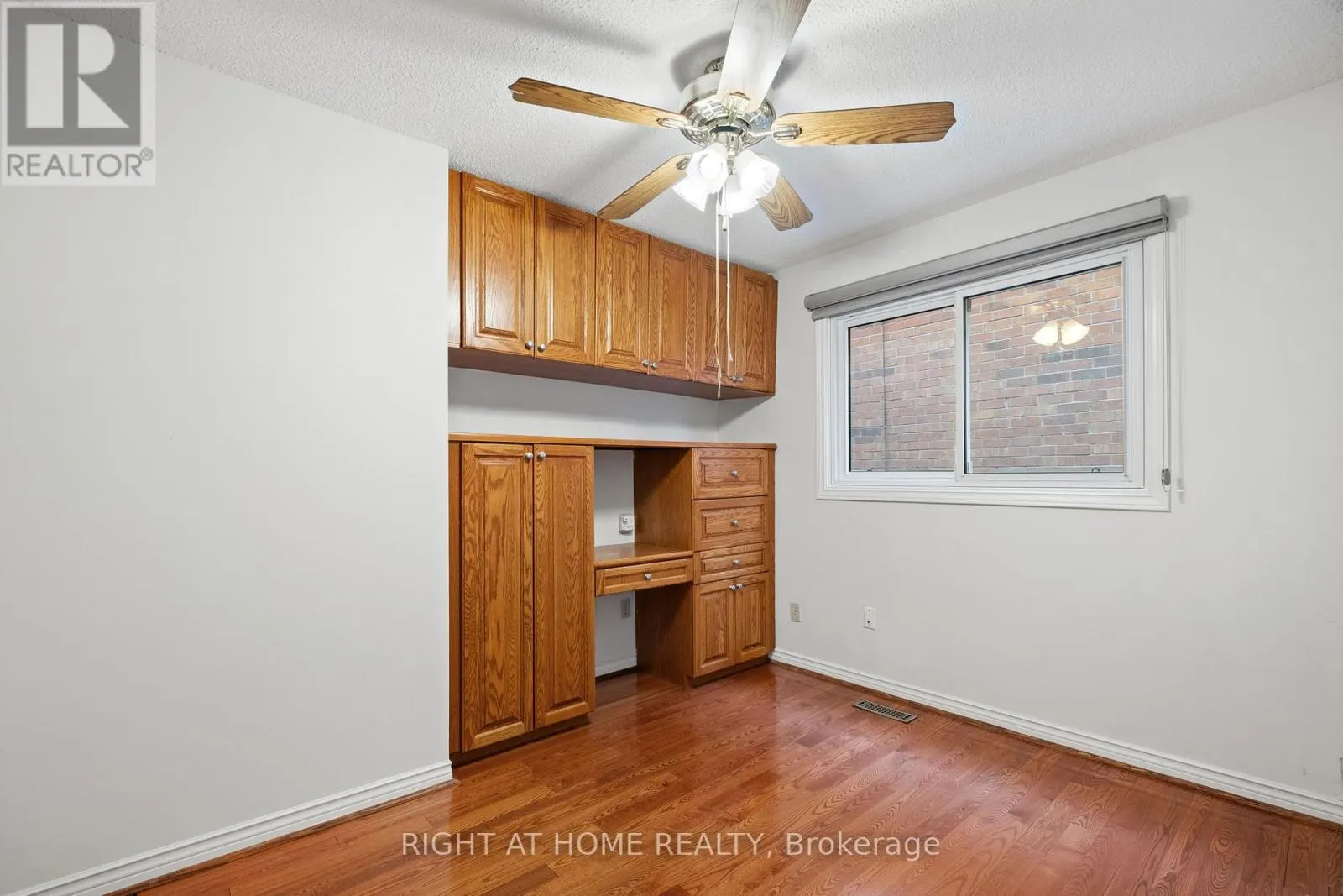 7 LORD SIMCOE DRIVE