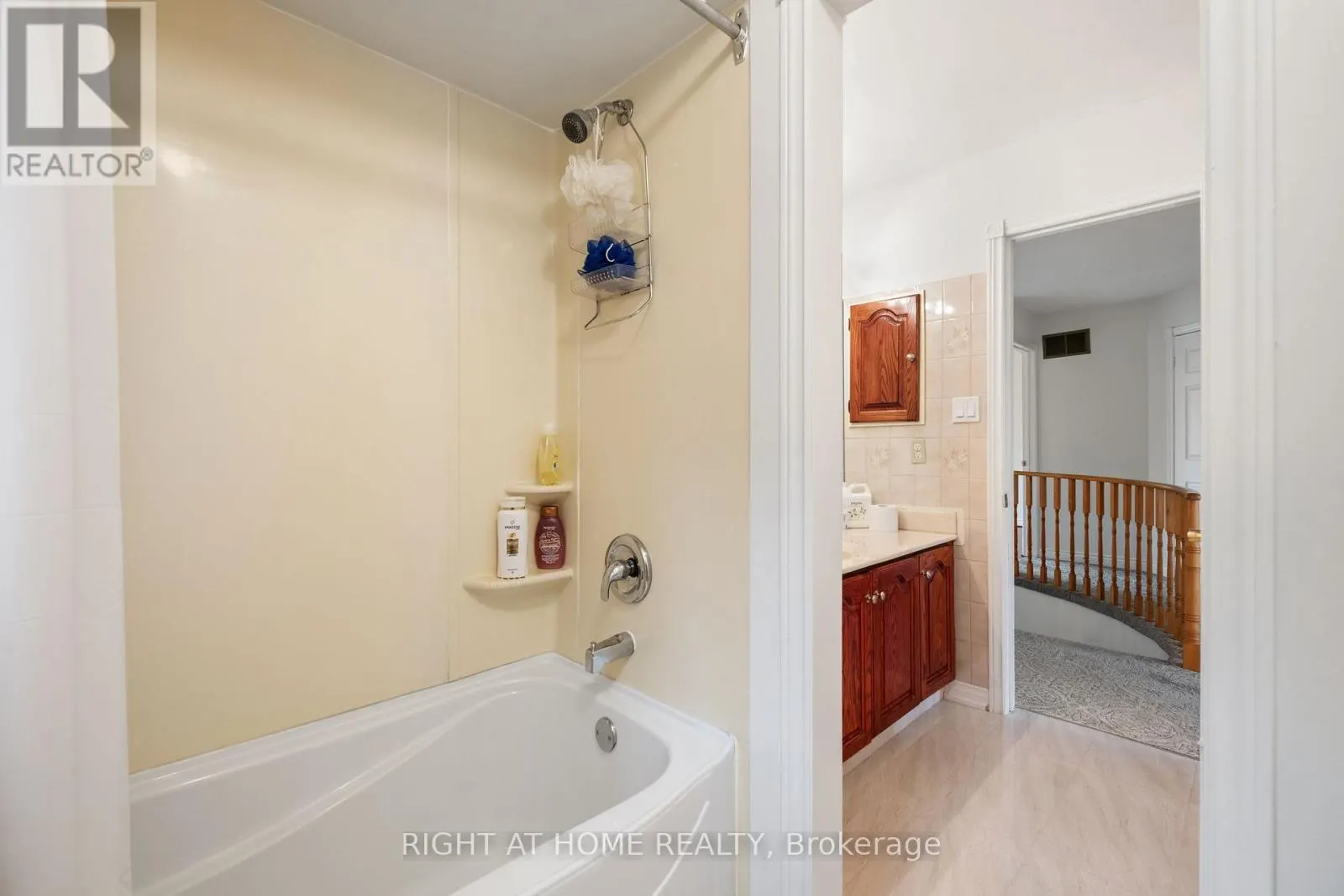 7 LORD SIMCOE DRIVE