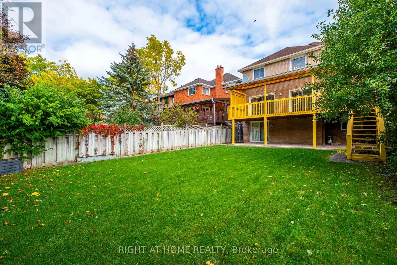 7 LORD SIMCOE DRIVE