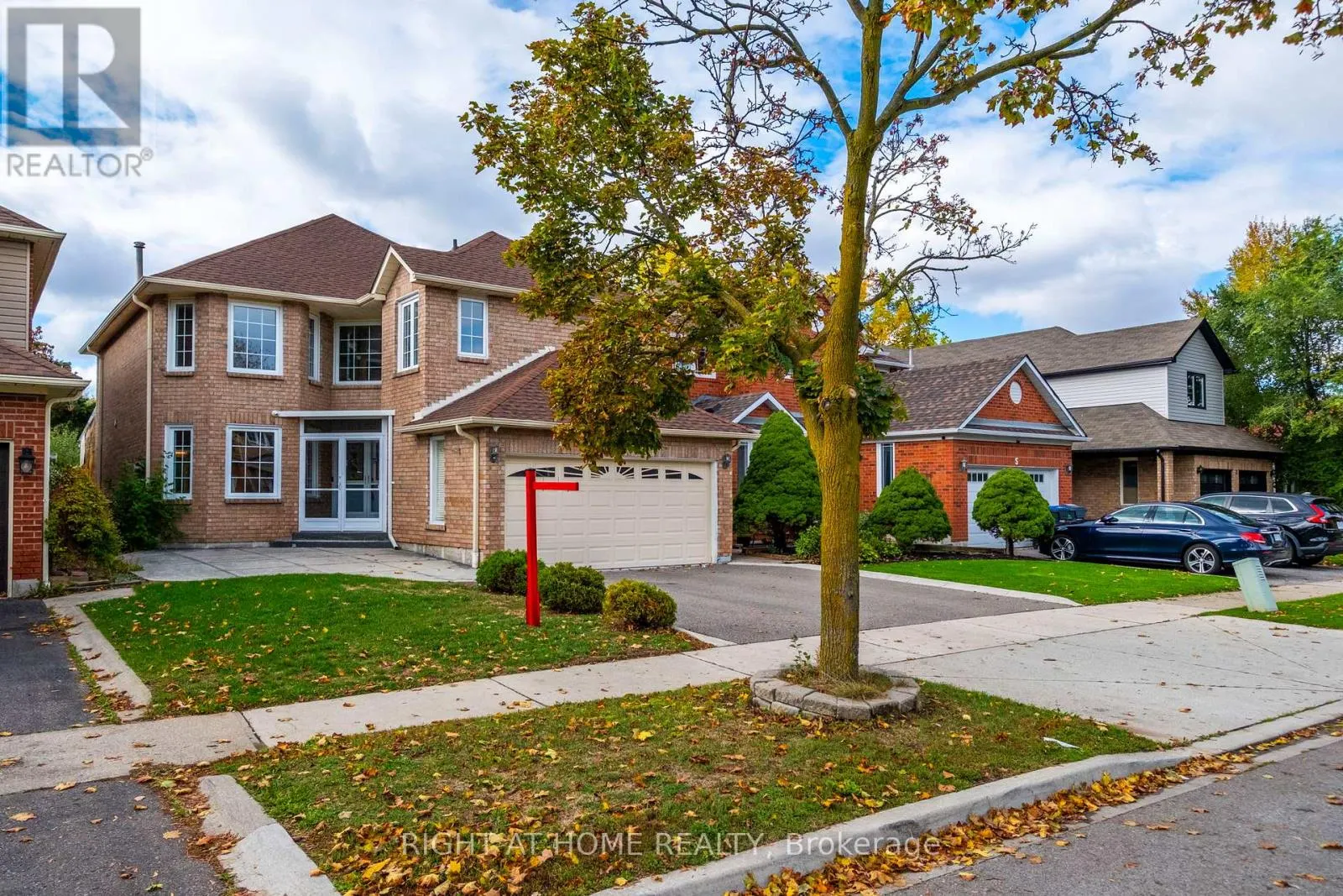 7 LORD SIMCOE DRIVE