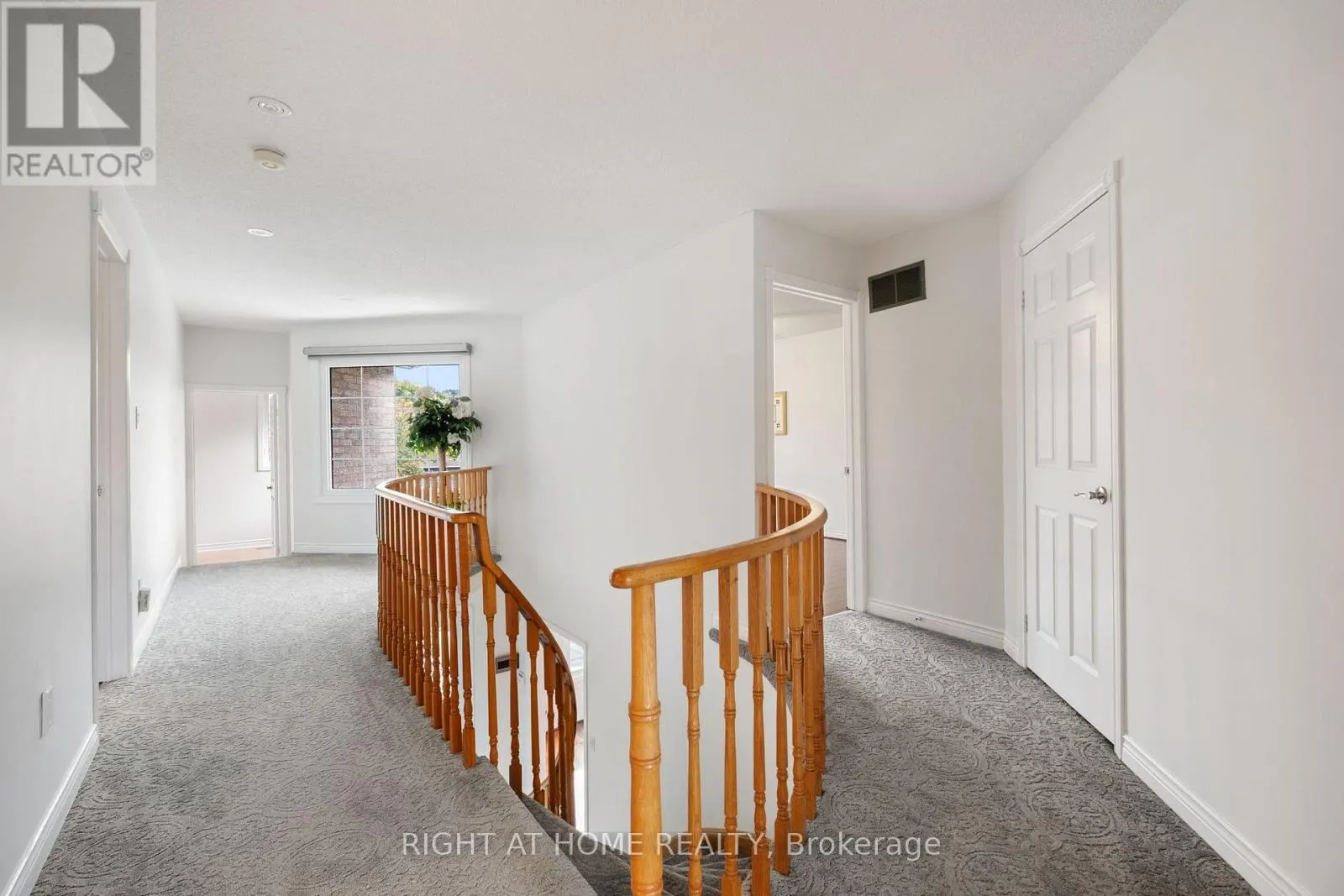 7 LORD SIMCOE DRIVE