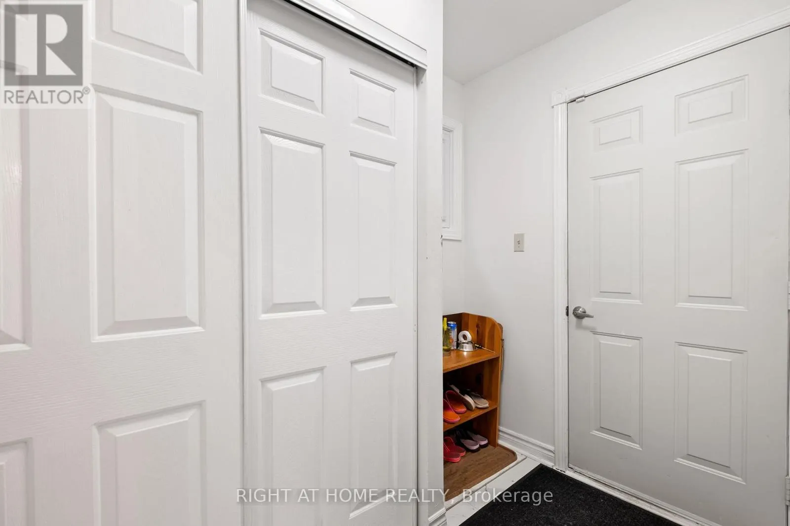 7 LORD SIMCOE DRIVE