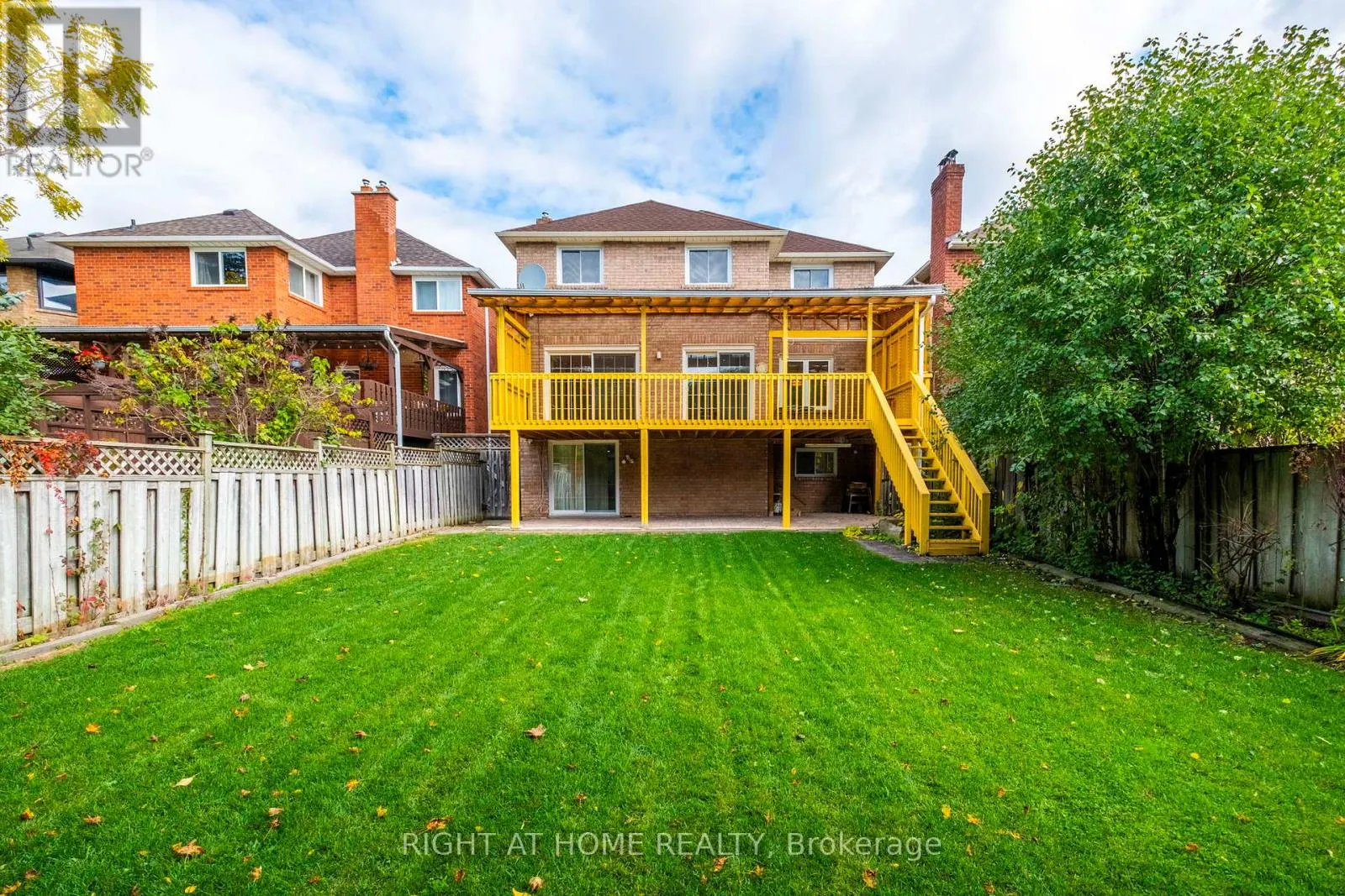 7 LORD SIMCOE DRIVE