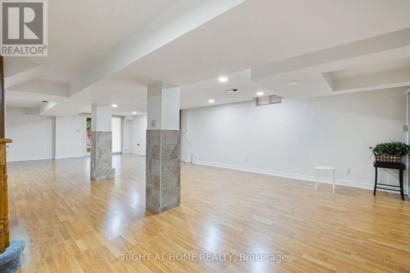 7 LORD SIMCOE DRIVE