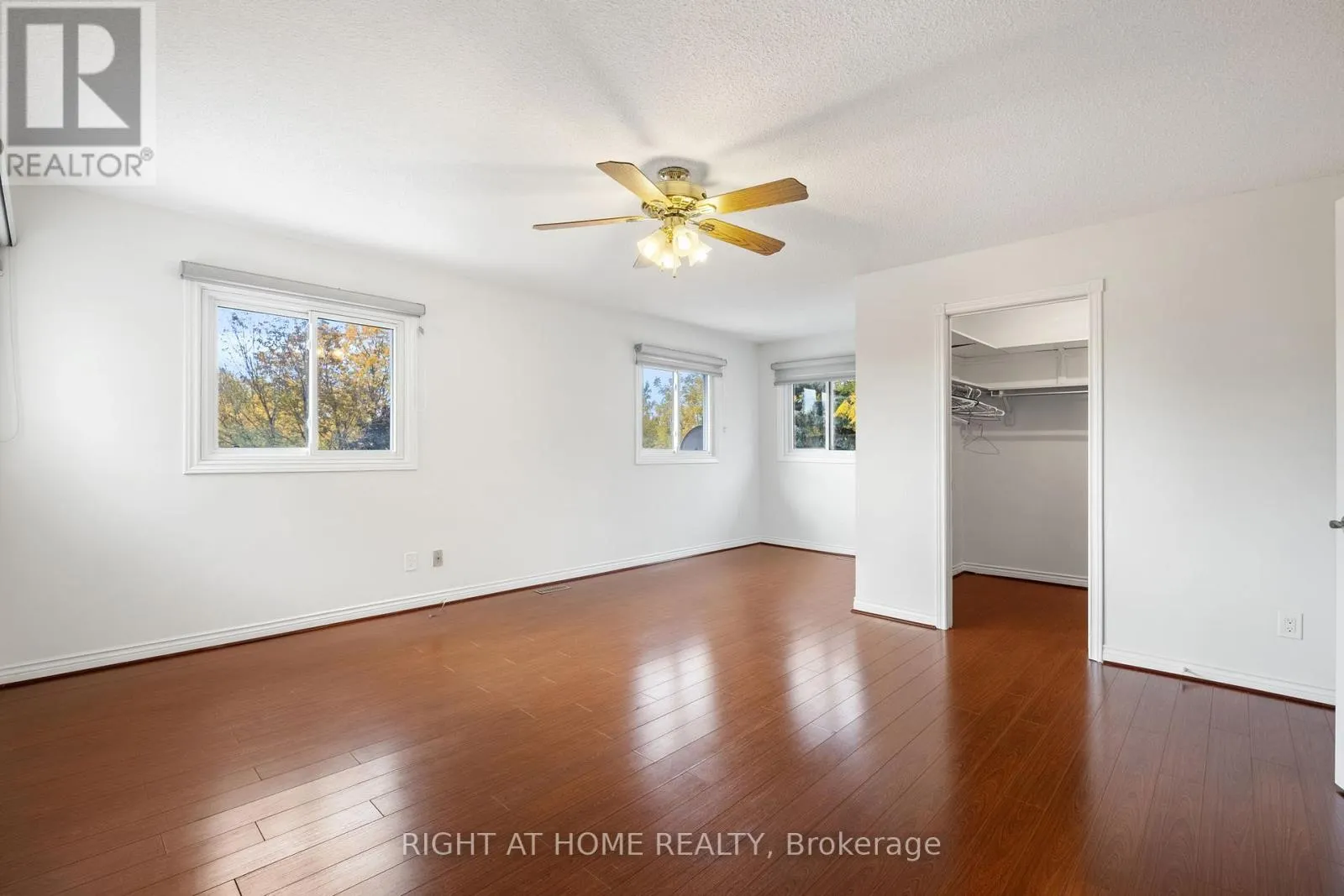 7 LORD SIMCOE DRIVE