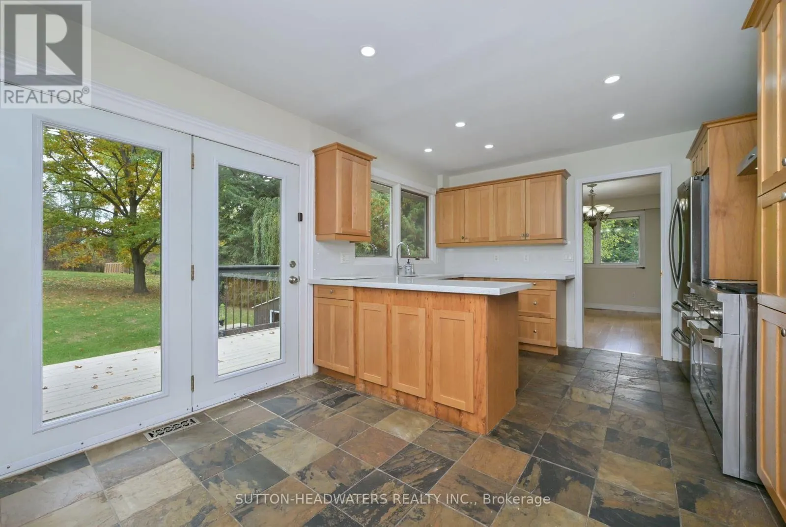 5 CEDAR DRIVE