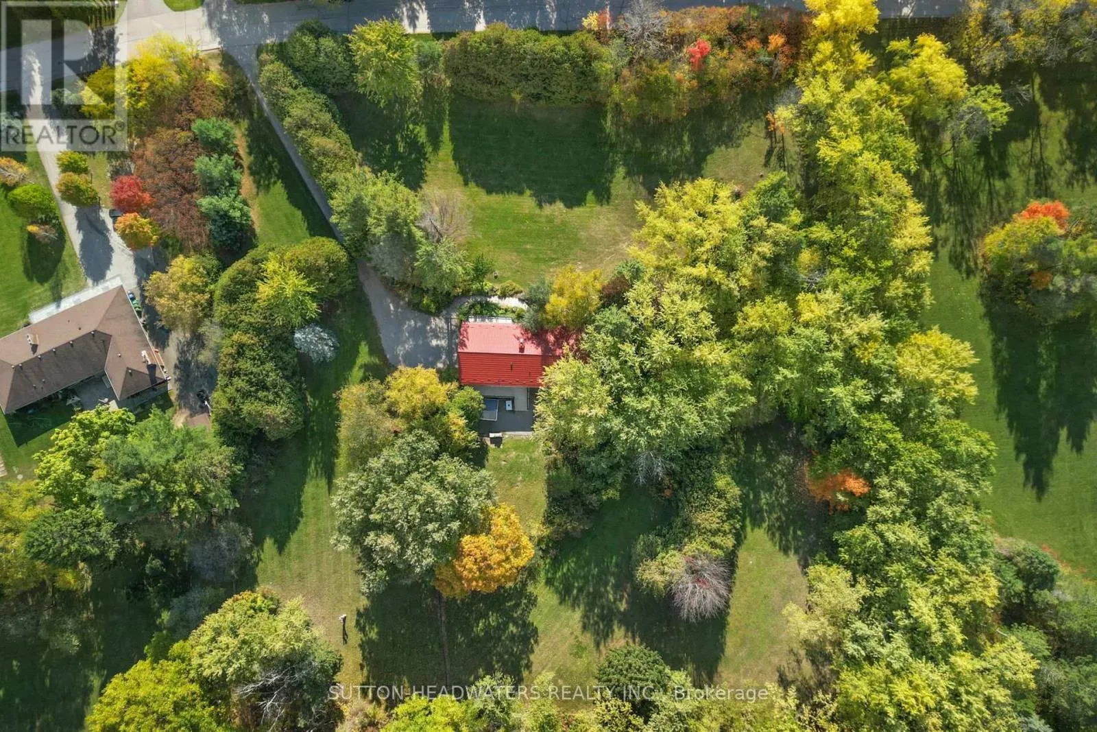 5 CEDAR DRIVE