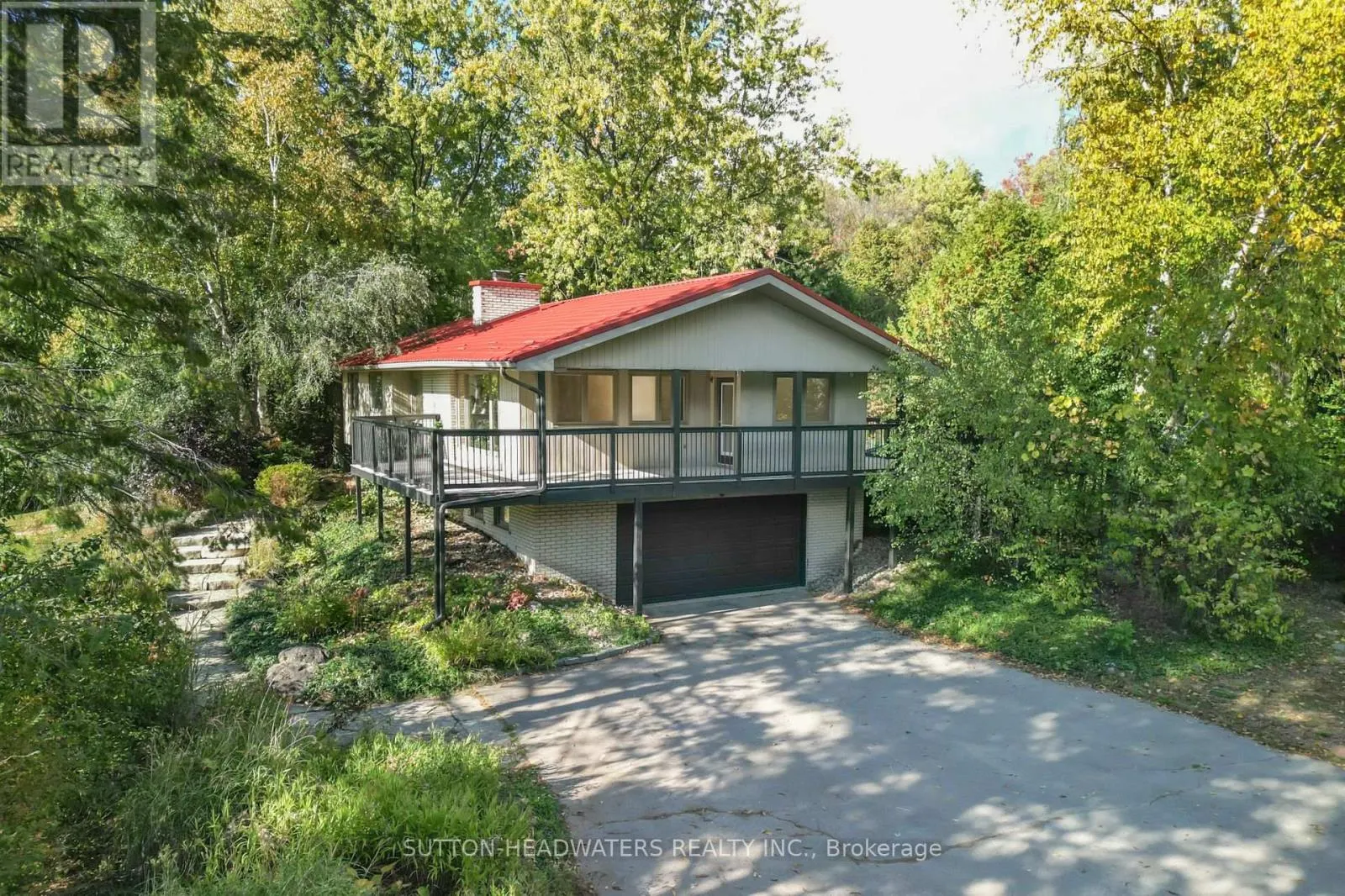 5 CEDAR DRIVE