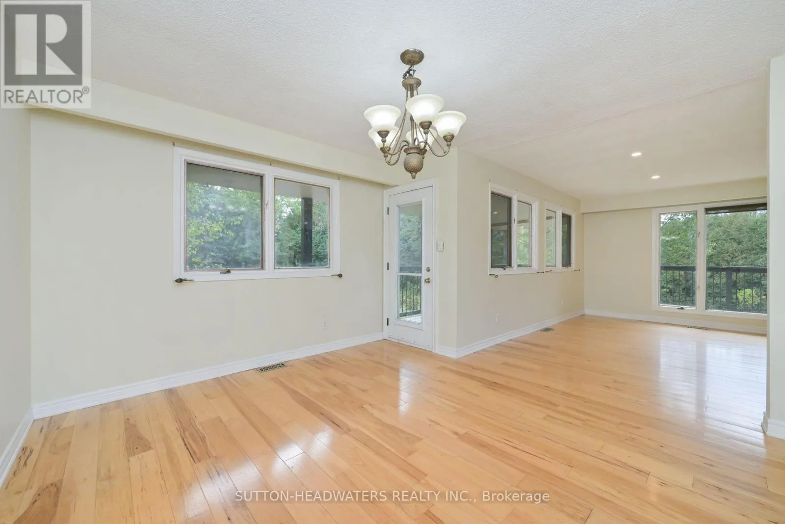 5 CEDAR DRIVE