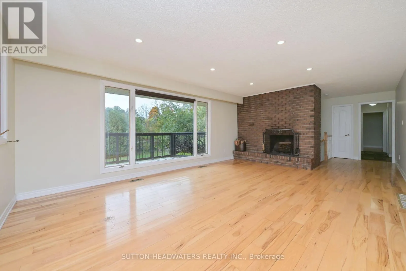 5 CEDAR DRIVE