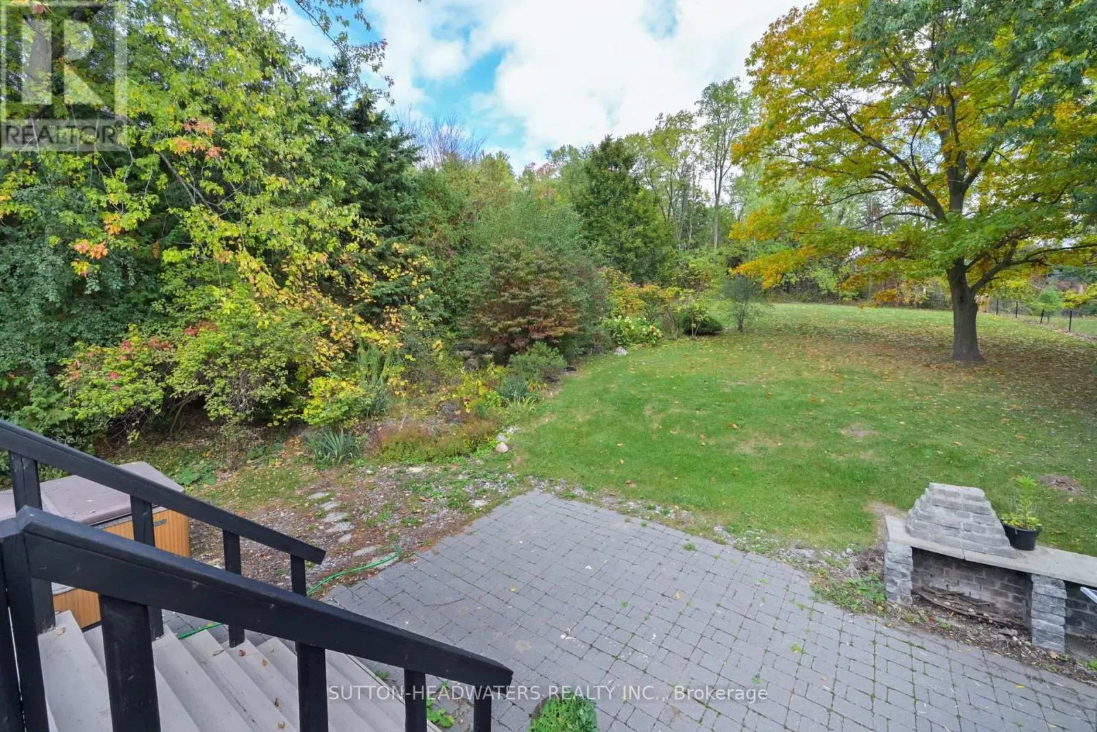 5 CEDAR DRIVE
