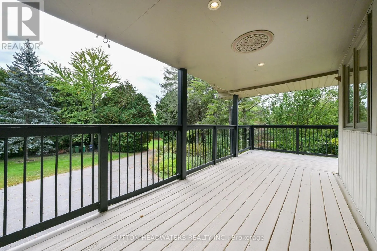 5 CEDAR DRIVE