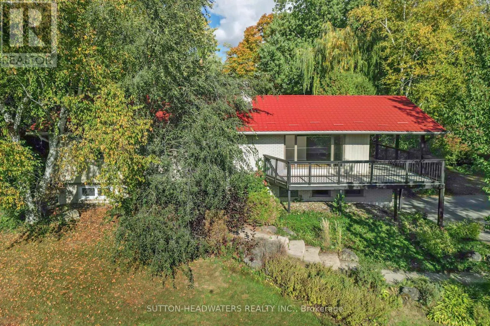 5 CEDAR DRIVE