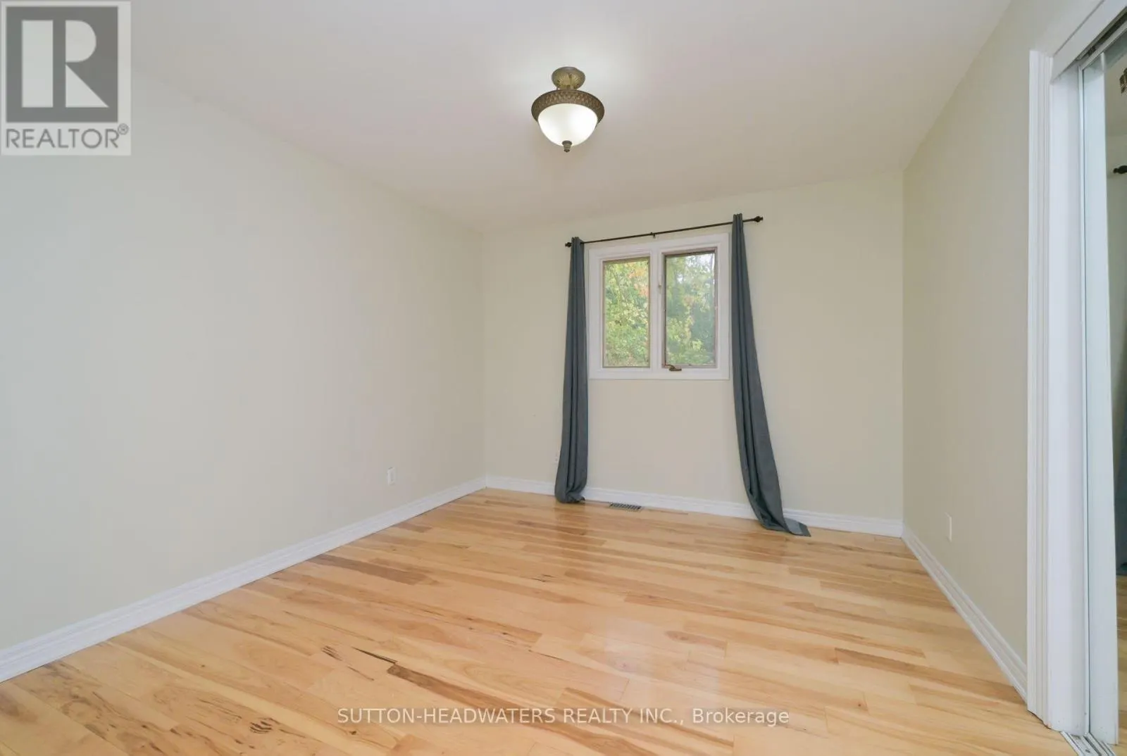 5 CEDAR DRIVE