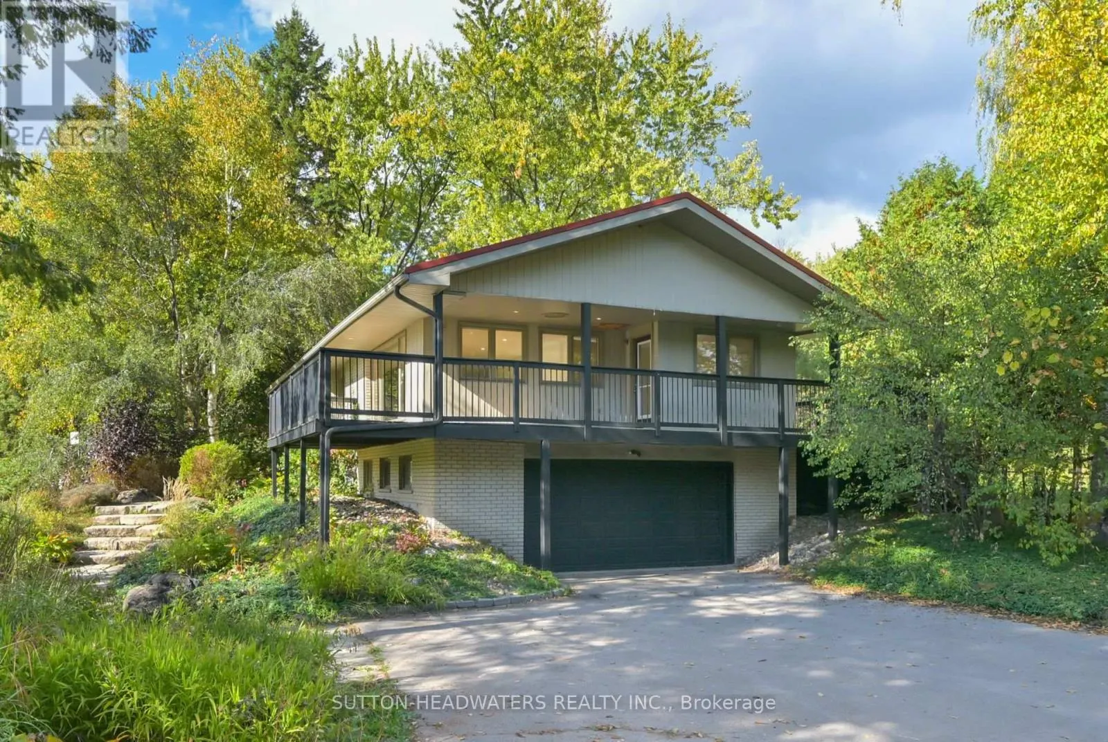 5 CEDAR DRIVE