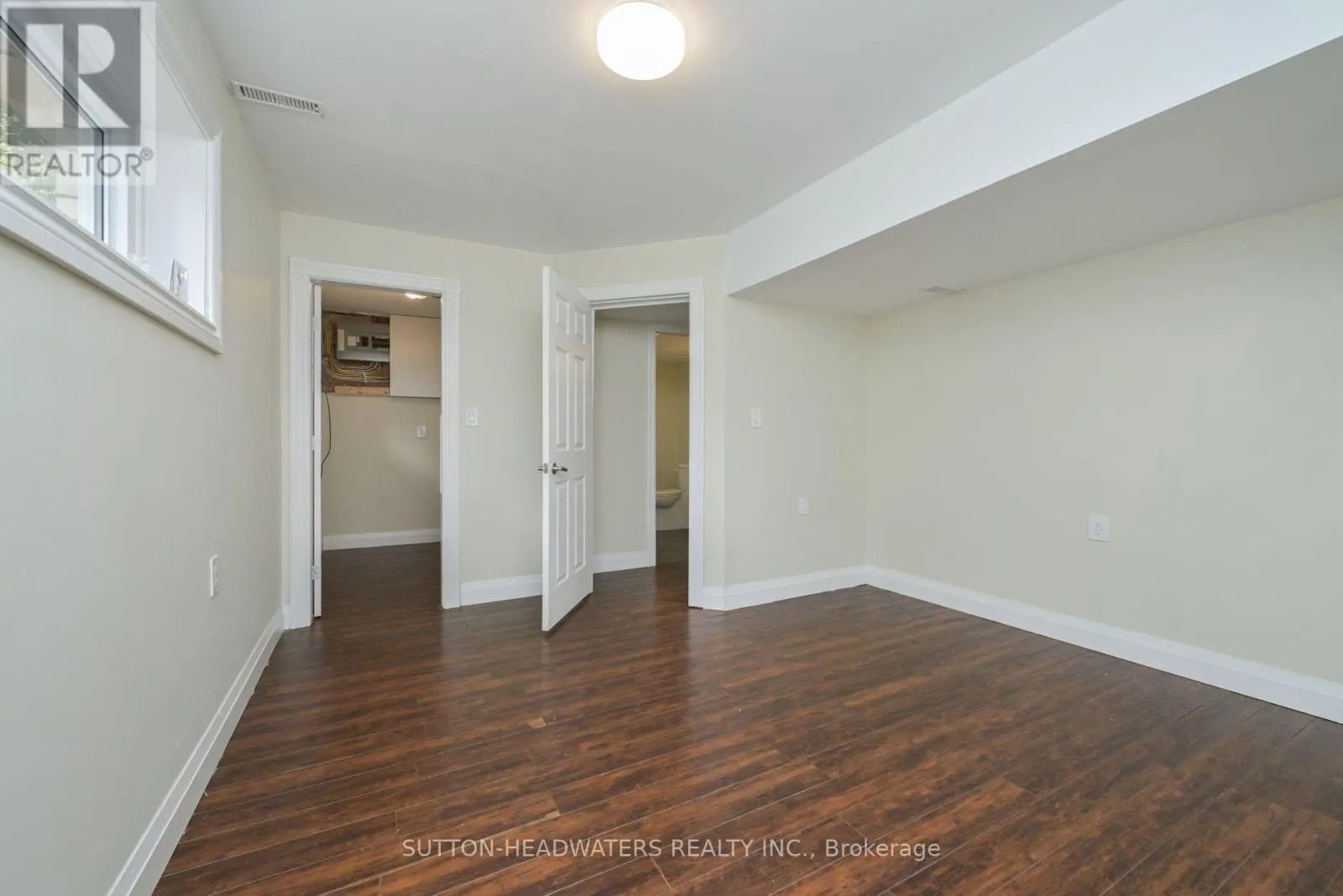 5 CEDAR DRIVE